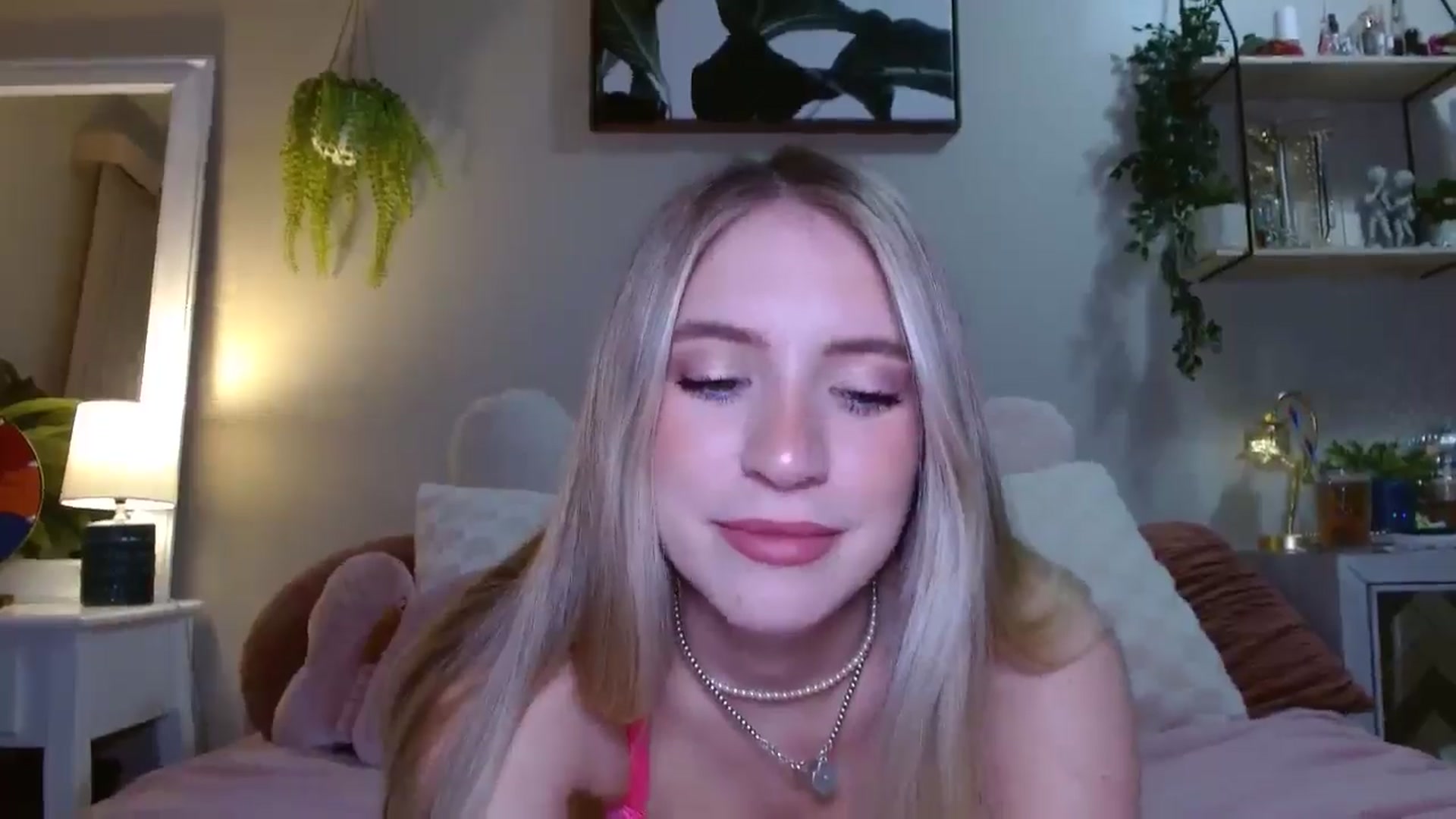 Gallery image thumbnail from Em_babyxx's myfreecams stream on, 05/24/2025, 09:05 image 8 of 20