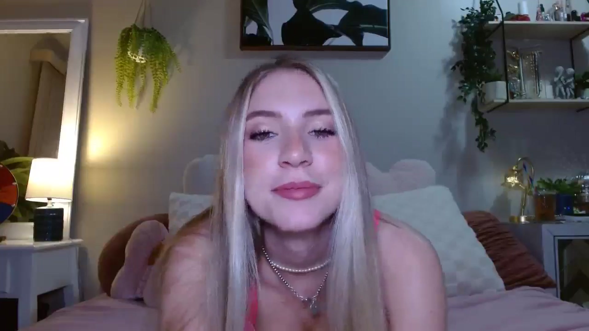 Gallery image thumbnail from Em_babyxx's myfreecams stream on, 05/24/2025, 09:05 image 5 of 20