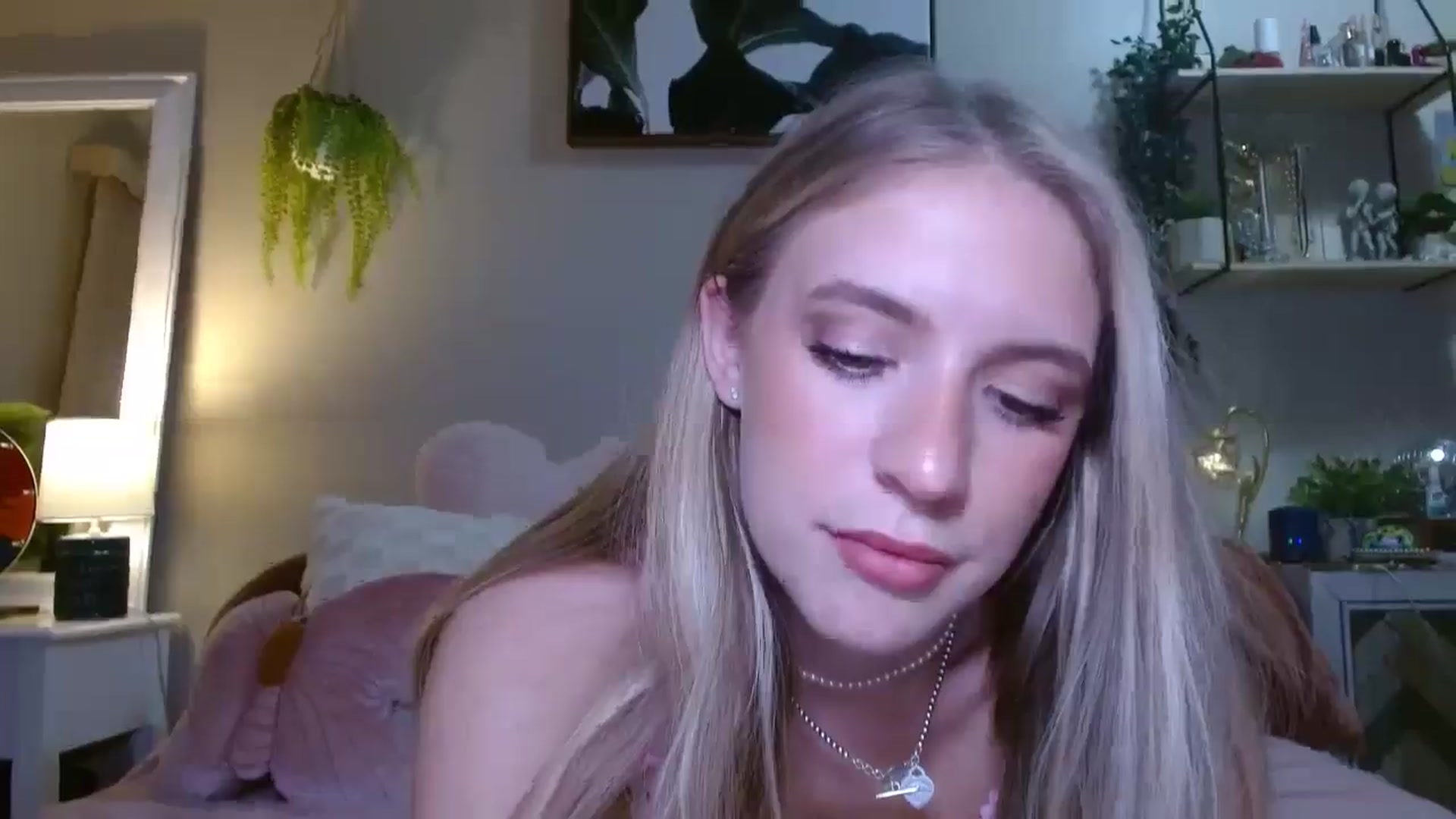 Gallery image thumbnail from Em_babyxx's myfreecams stream on, 05/28/2025, 08:48 image 15 of 20