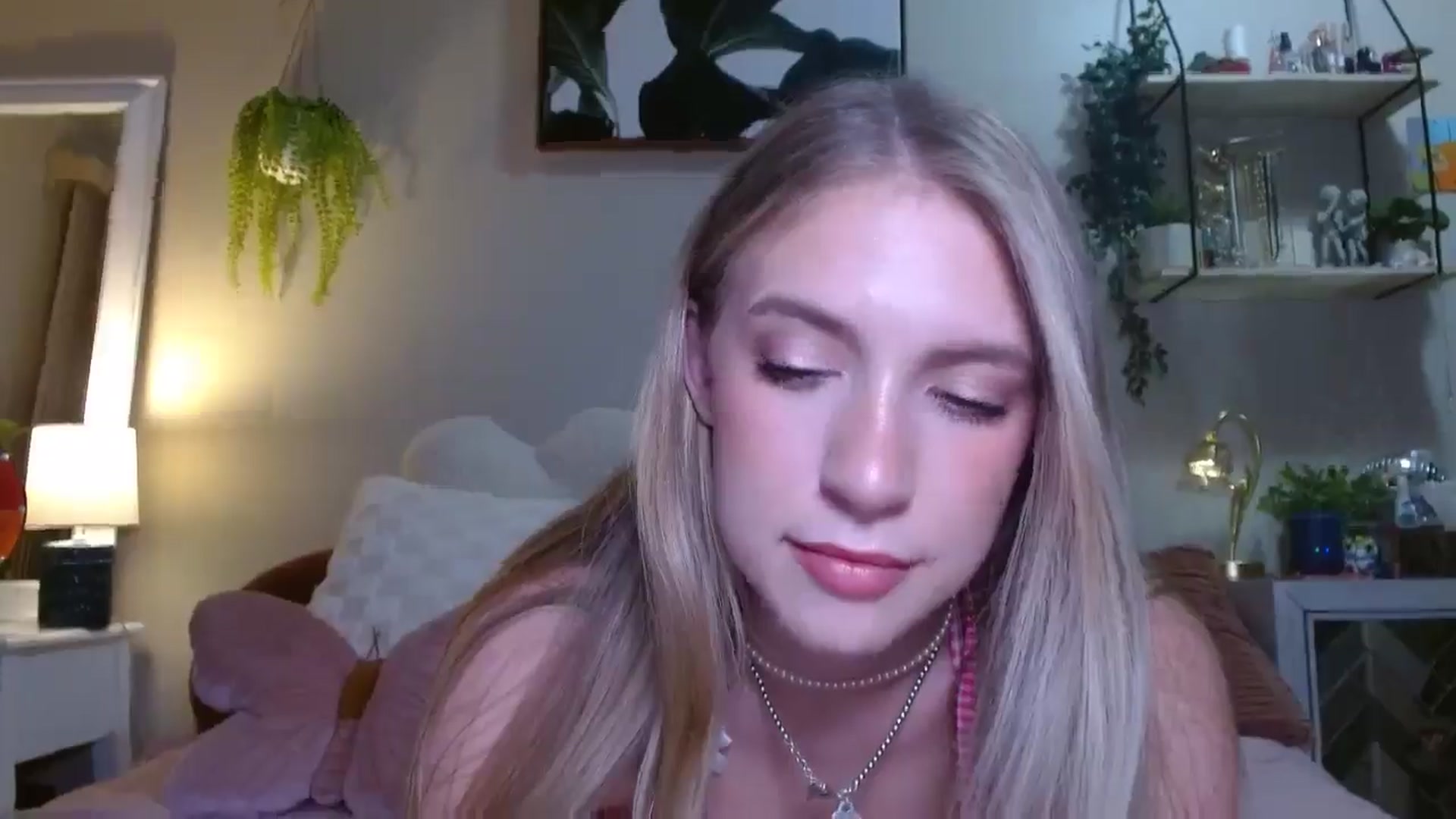 Gallery image thumbnail from Em_babyxx's myfreecams stream on, 05/29/2025, 08:56 image 7 of 20