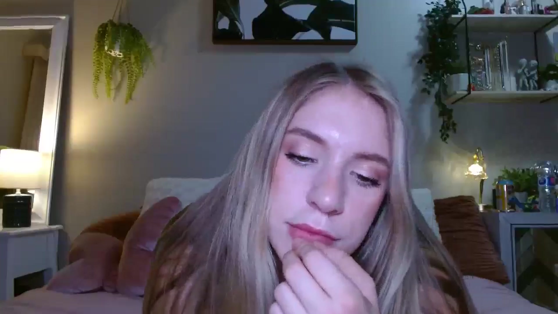 Gallery image thumbnail from Em_babyxx's myfreecams stream on, 06/19/2025, 08:03 image 2 of 20