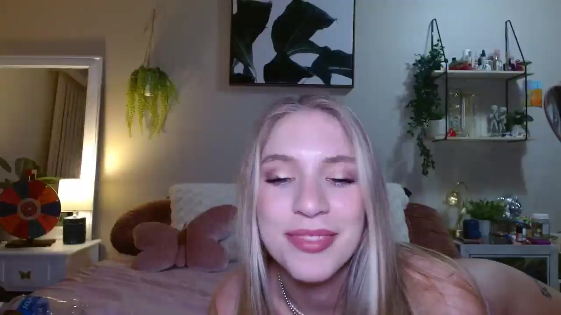 Gallery image thumbnail from Em_babyxx's myfreecams stream on, 07/15/2025, 08:50 image 14 of 20