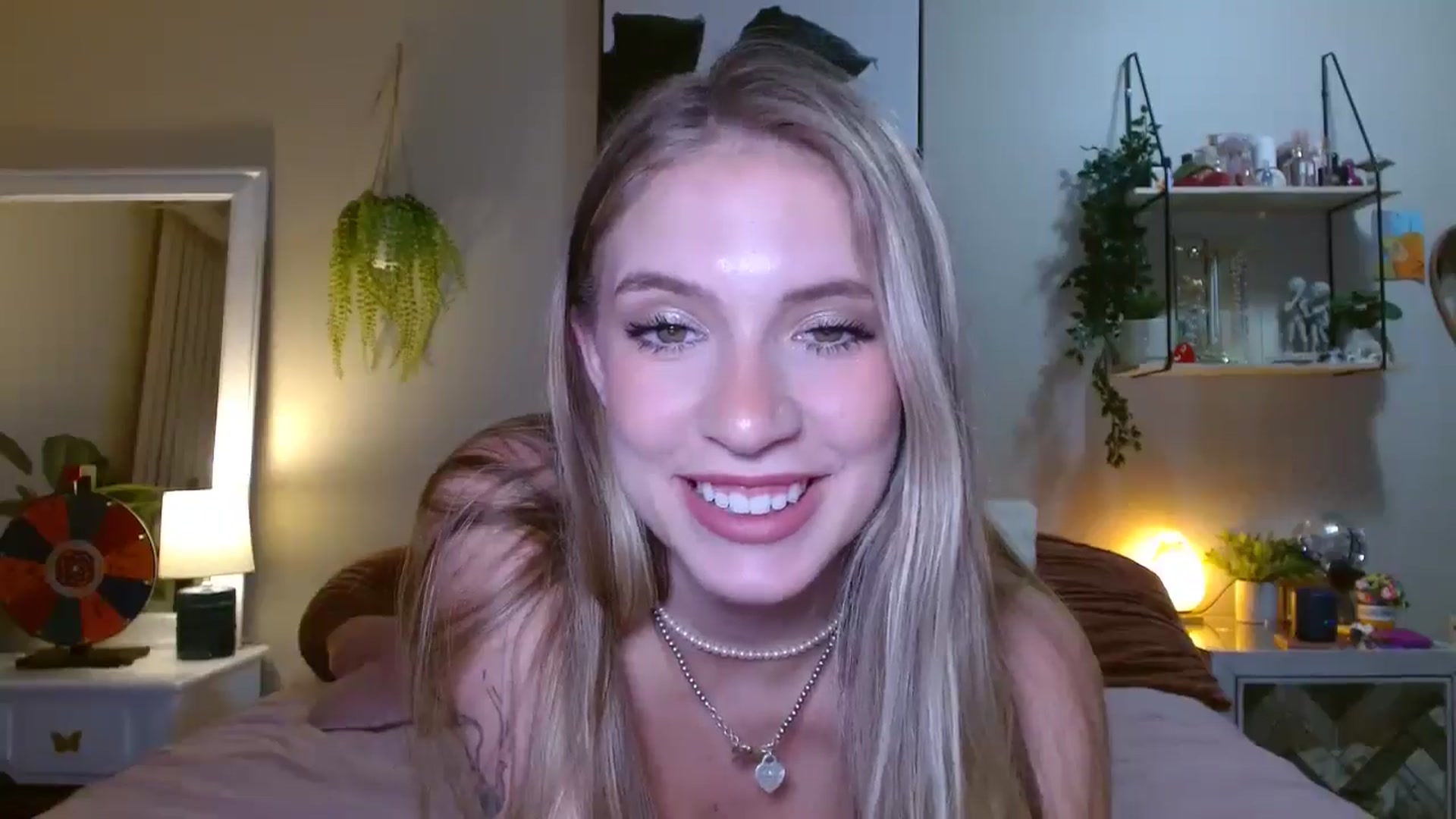 Gallery image thumbnail from Em_babyxx's myfreecams stream on, 07/25/2025, 09:35 image 20 of 20