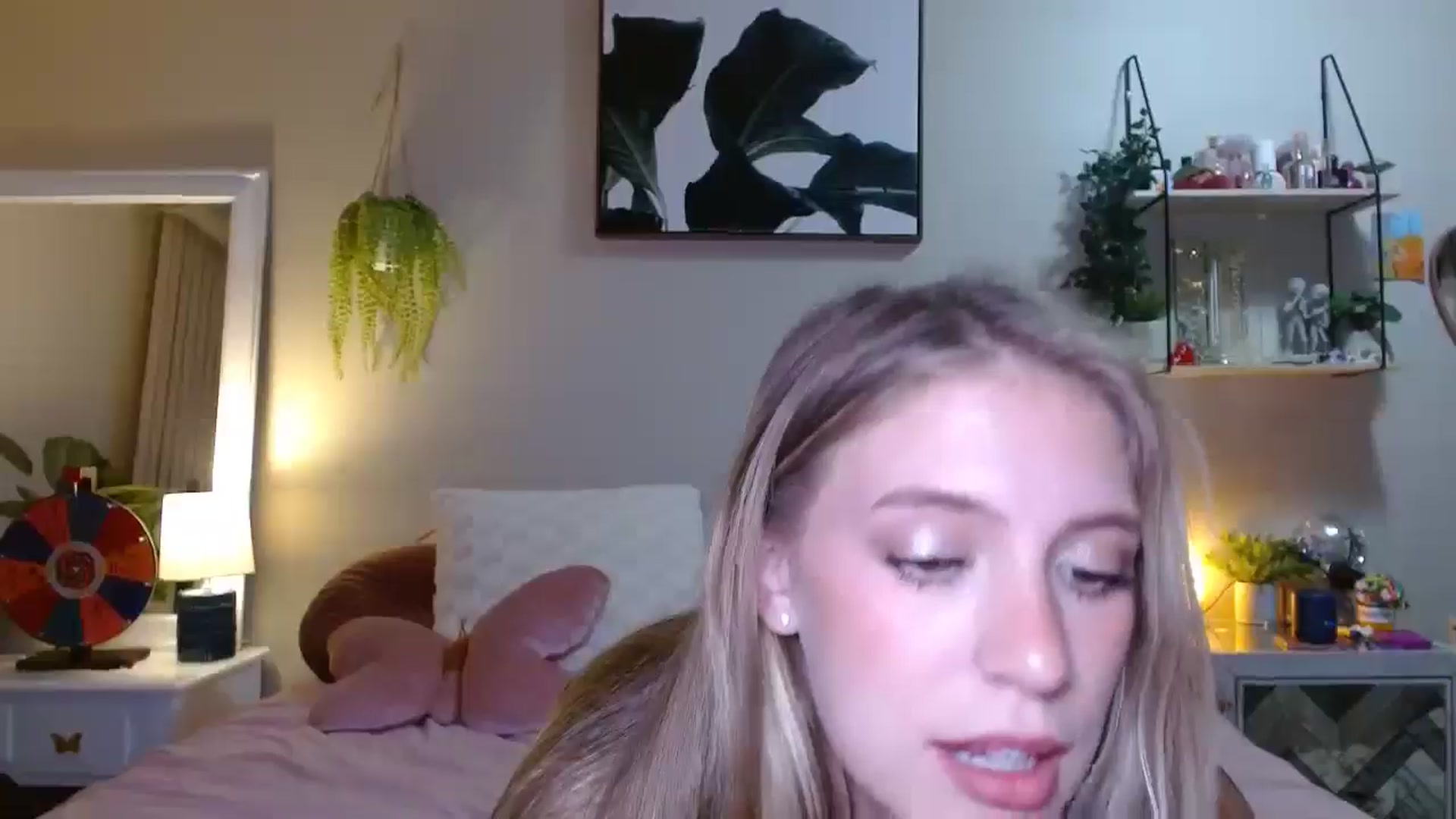 Gallery image thumbnail from Em_babyxx's myfreecams stream on, 07/25/2025, 09:35 image 18 of 20