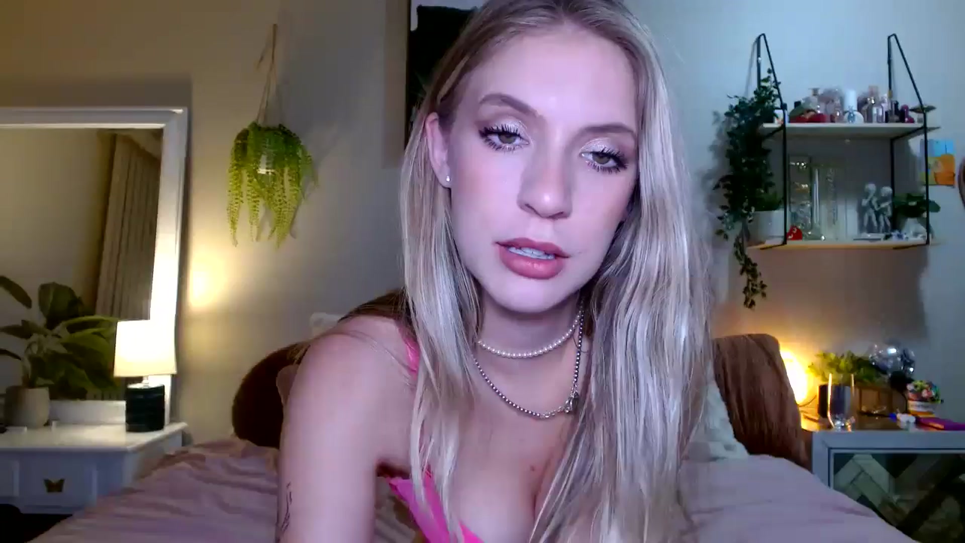 Gallery image thumbnail from Em_babyxx's myfreecams stream on, 07/26/2025, 09:17 image 15 of 20