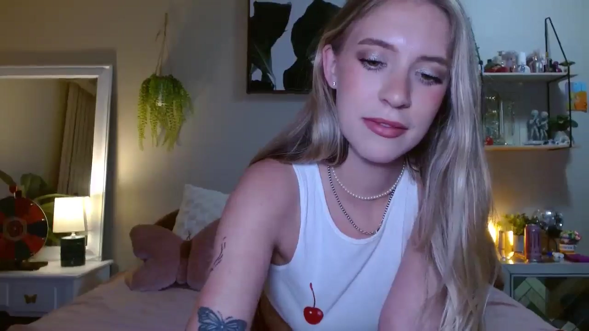 Gallery image thumbnail from Em_babyxx's myfreecams stream on, 07/27/2025, 08:07 image 16 of 20