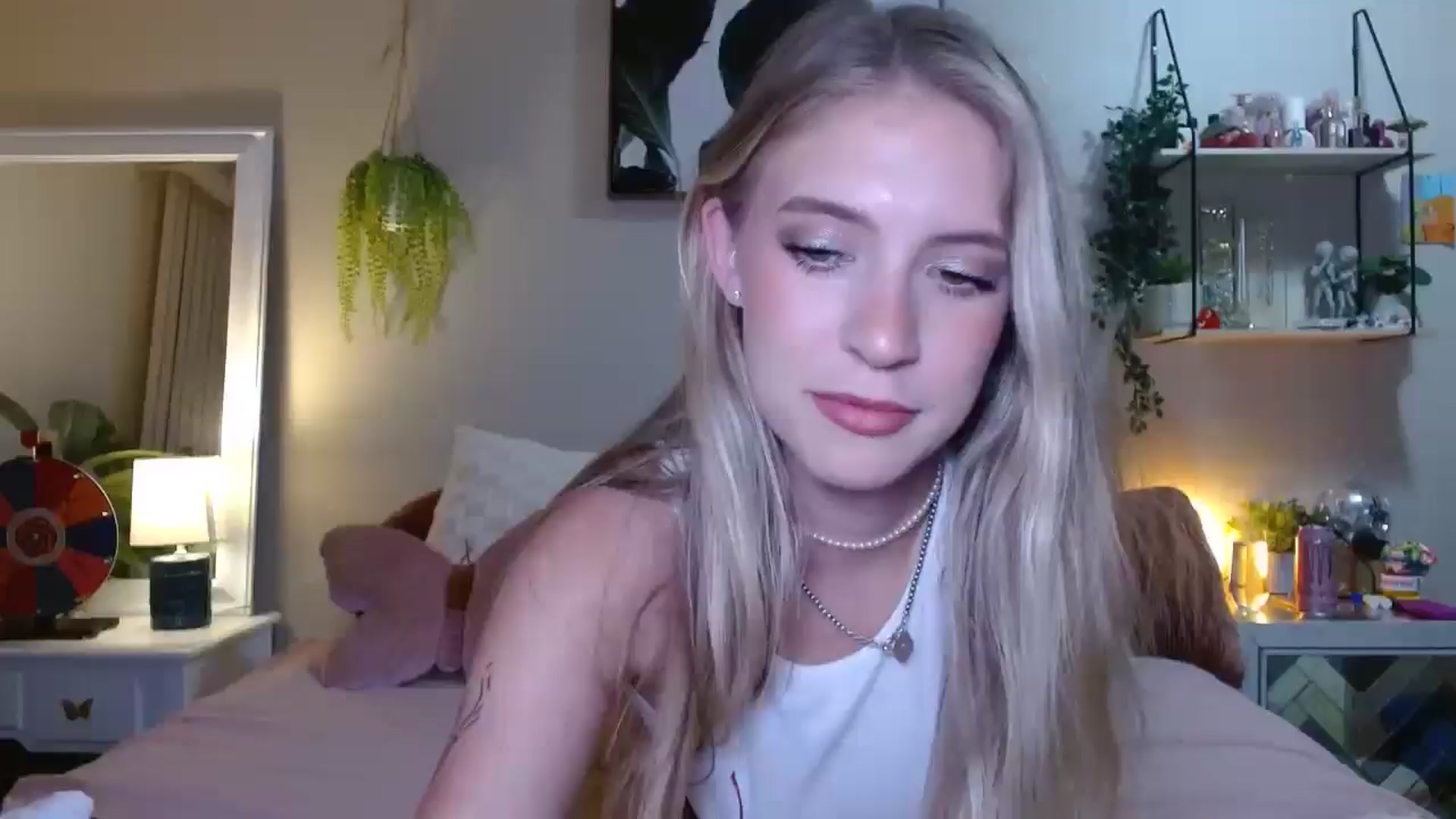Gallery image thumbnail from Em_babyxx's myfreecams stream on, 07/27/2025, 08:07 image 2 of 20