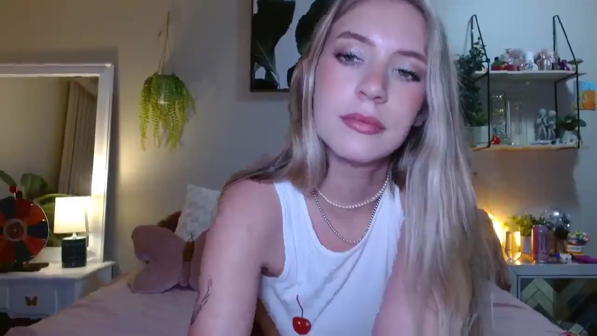 Gallery image thumbnail from Em_babyxx's myfreecams stream on, 07/27/2025, 08:07 image 18 of 20