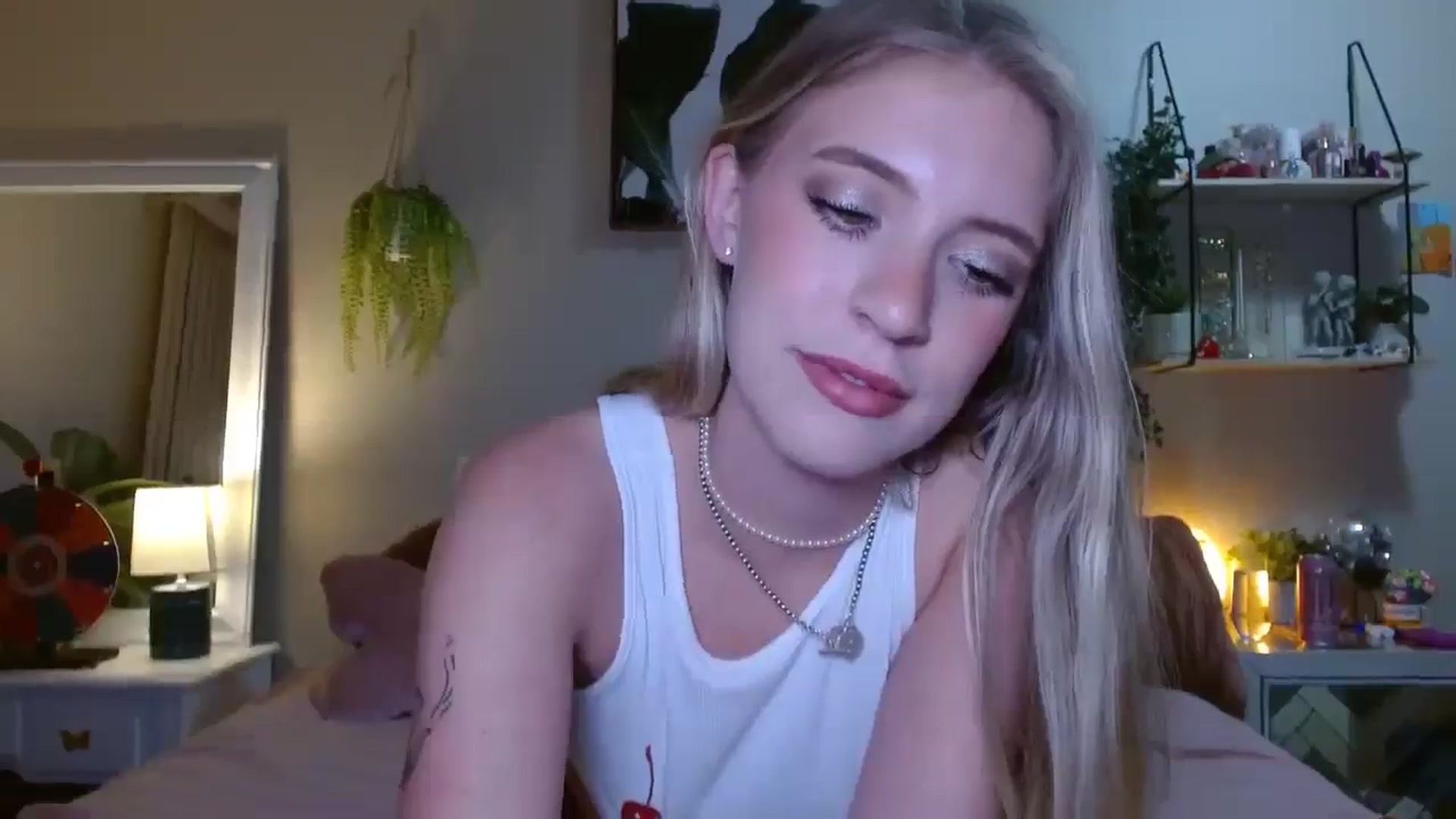 Gallery image thumbnail from Em_babyxx's myfreecams stream on, 07/27/2025, 08:07 image 11 of 20