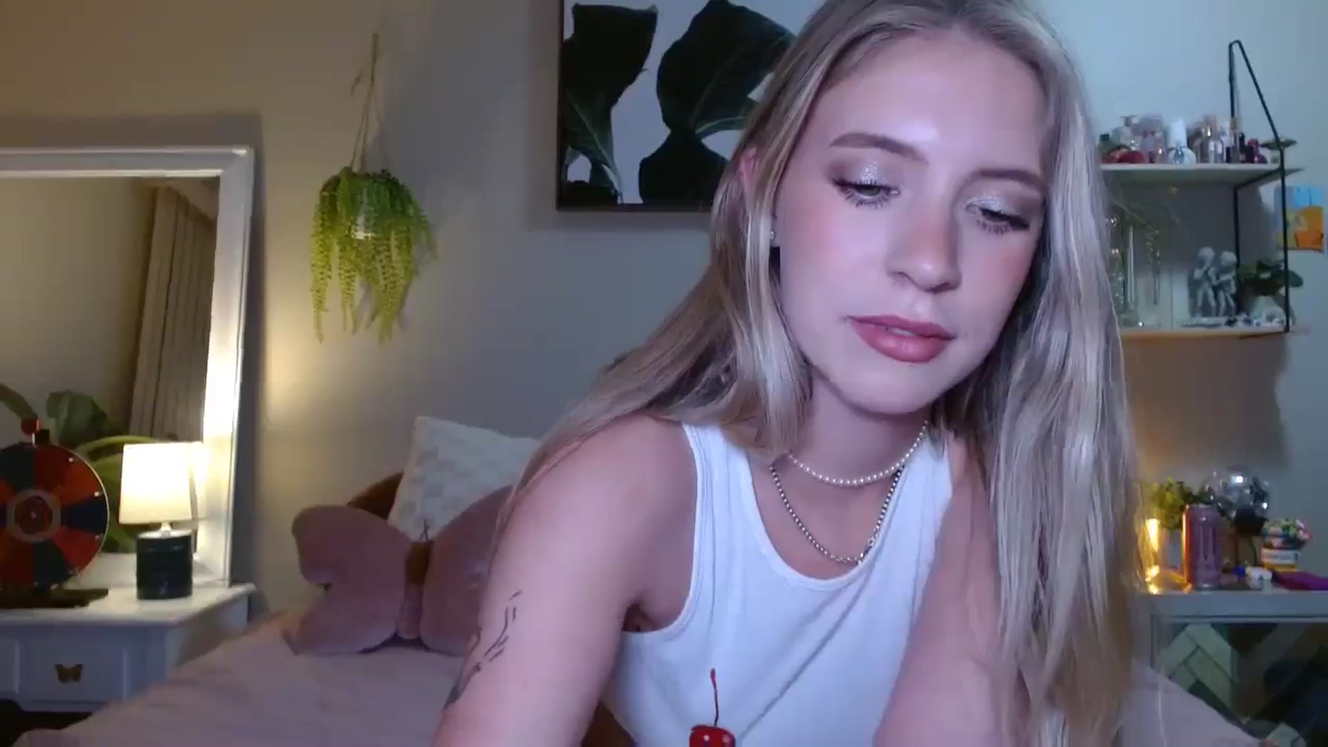Gallery image thumbnail from Em_babyxx's myfreecams stream on, 07/27/2025, 08:07 image 19 of 20