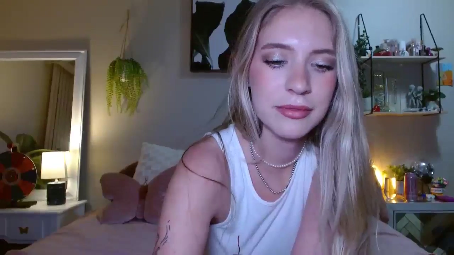 Gallery image thumbnail from Em_babyxx's myfreecams stream on, 07/27/2025, 08:07 image 20 of 20