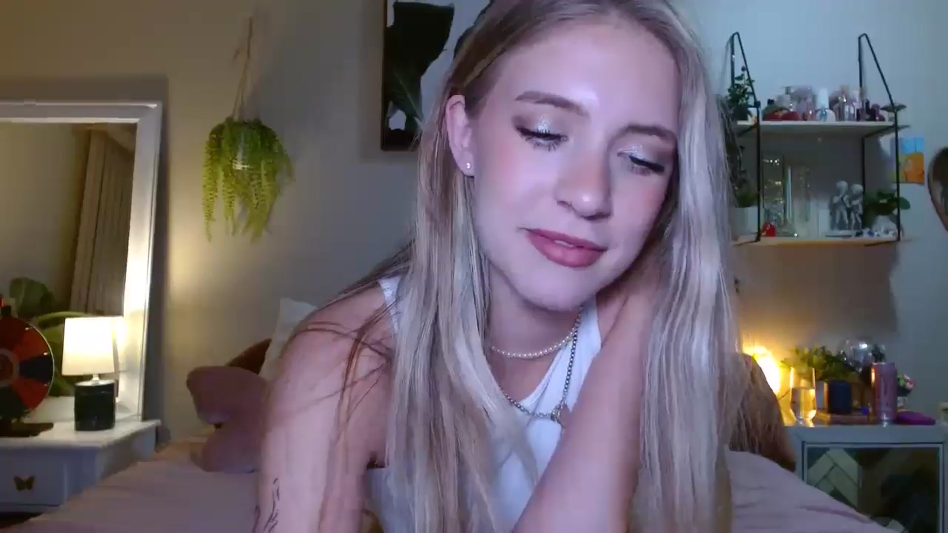 Gallery image thumbnail from Em_babyxx's myfreecams stream on, 07/27/2025, 10:00 image 6 of 20