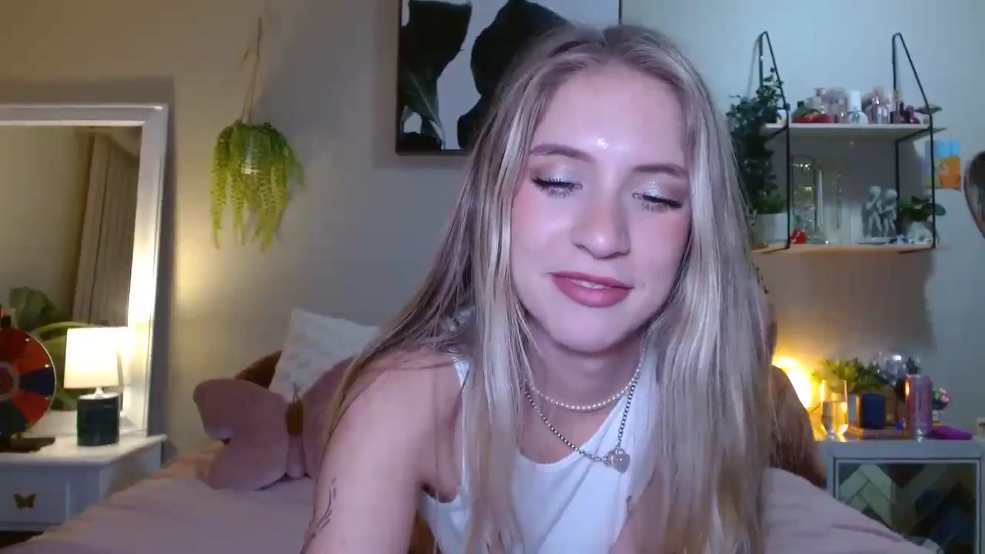Gallery image thumbnail from Em_babyxx's myfreecams stream on, 07/27/2025, 10:00 image 10 of 20