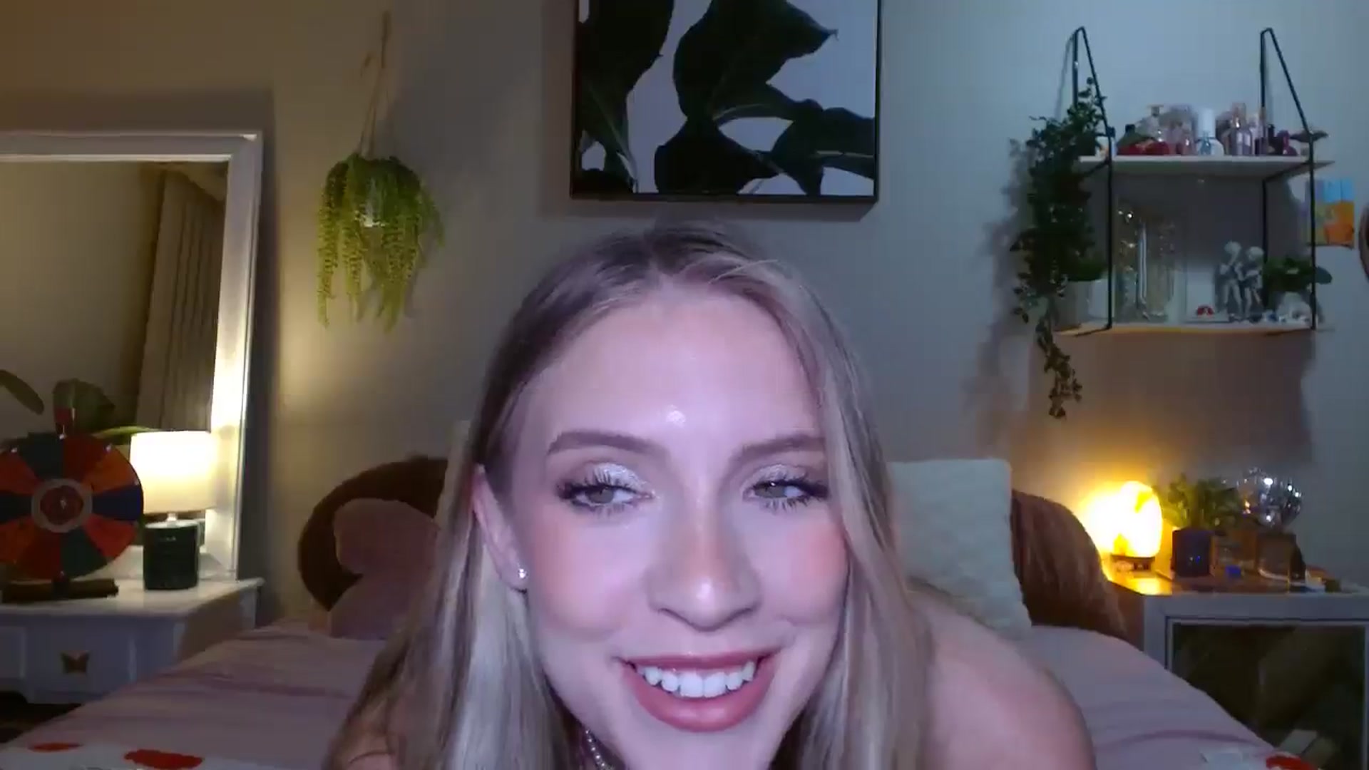 Gallery image thumbnail from Em_babyxx's myfreecams stream on, 08/07/2025, 06:58 image 13 of 20