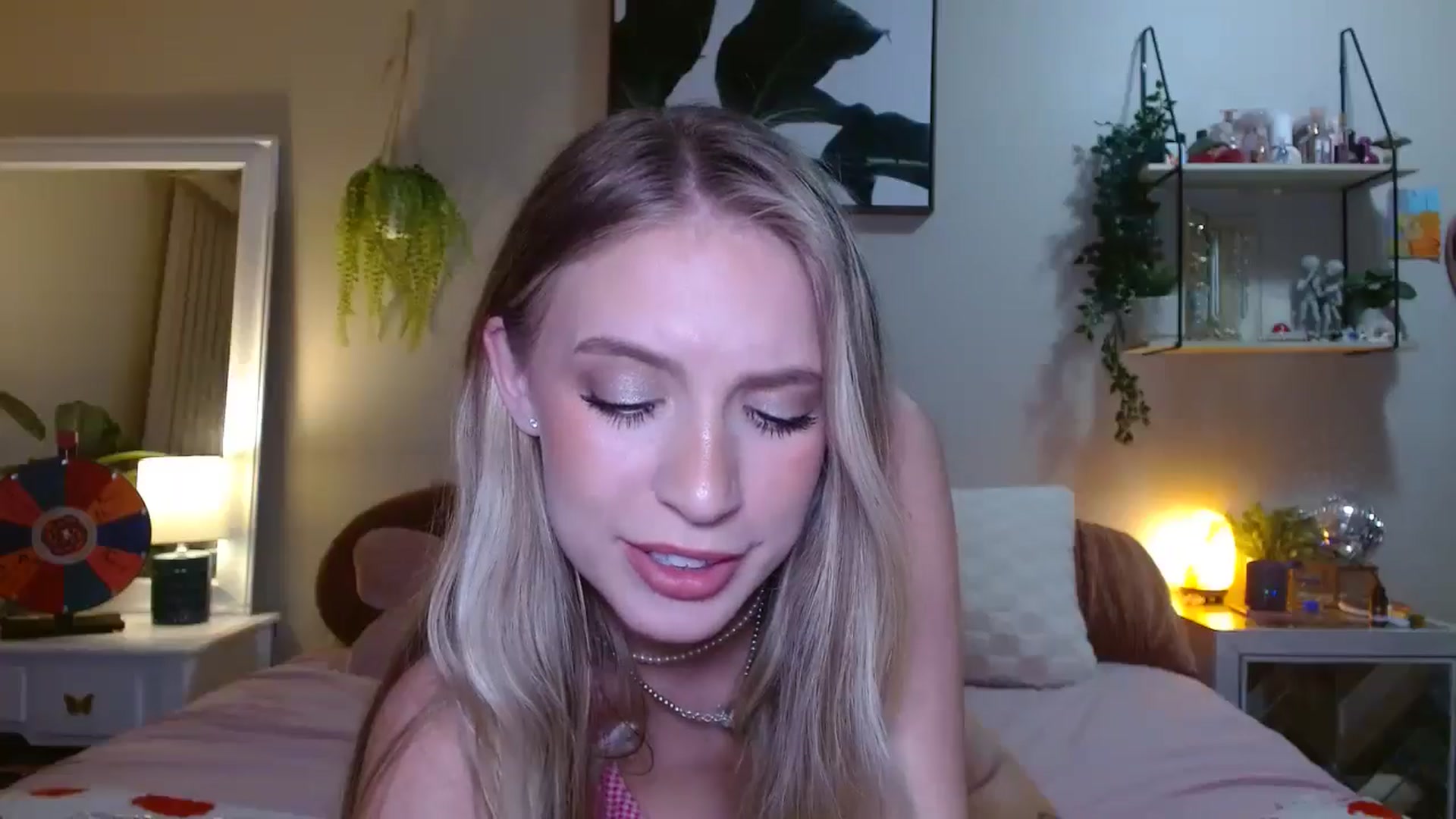 Gallery image thumbnail from Em_babyxx's myfreecams stream on, 08/07/2025, 06:58 image 12 of 20