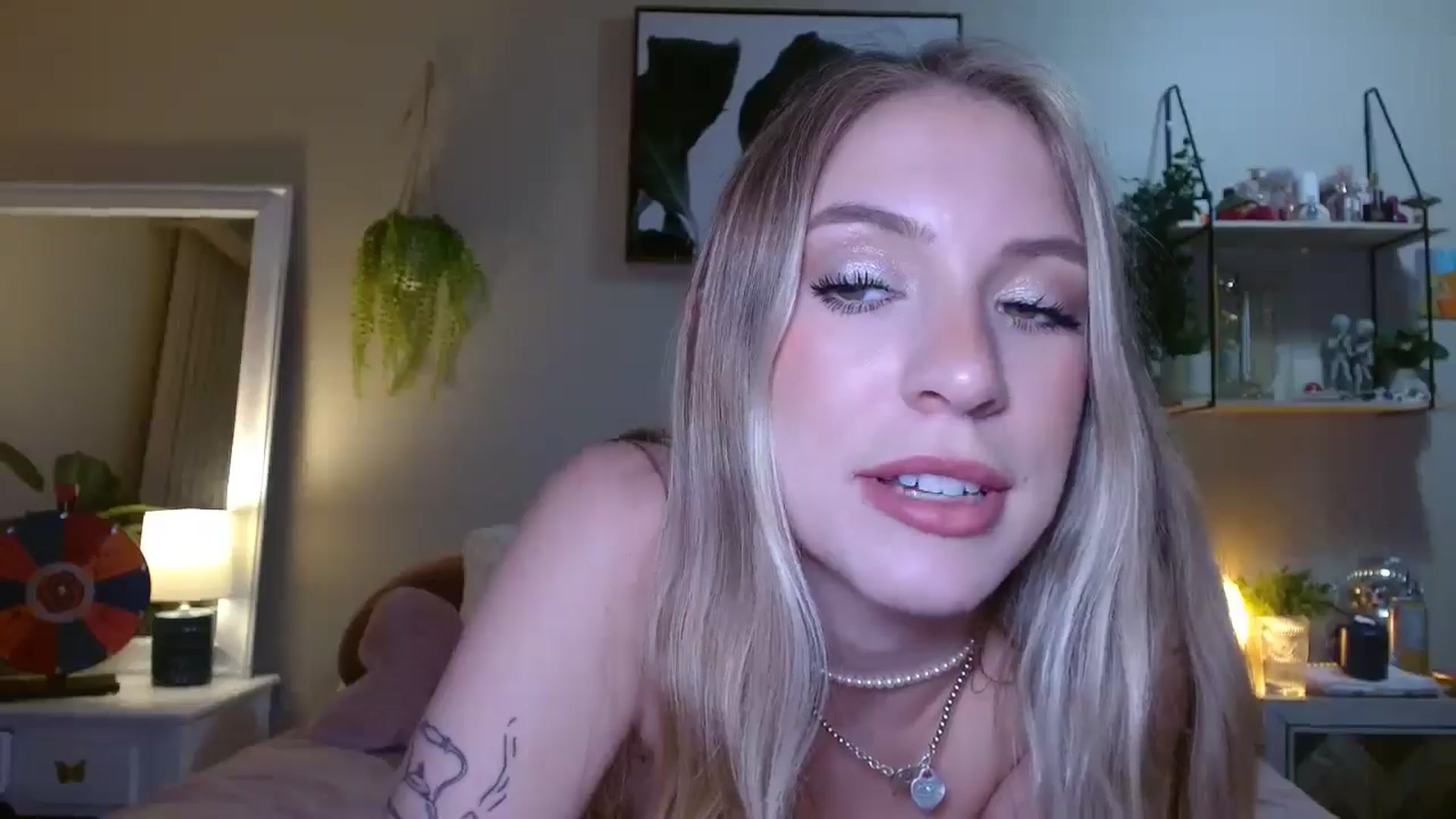 Gallery image thumbnail from Em_babyxx's myfreecams stream on, 08/15/2025, 08:46 image 14 of 20