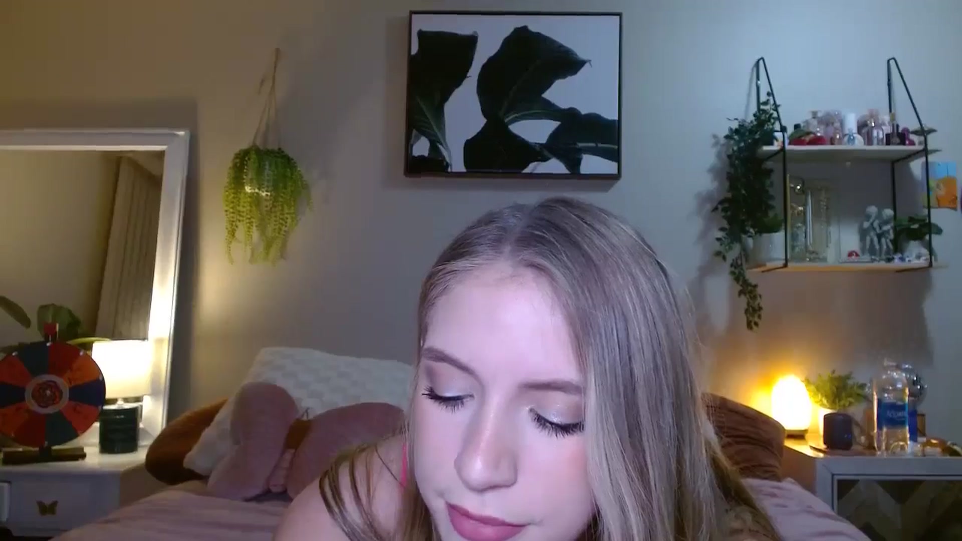 Gallery image thumbnail from Em_babyxx's myfreecams stream on, 08/16/2025, 05:52 image 16 of 20