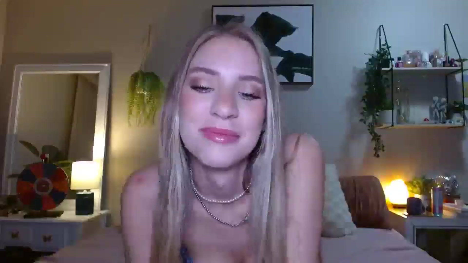 Gallery image thumbnail from Em_babyxx's myfreecams stream on, 09/21/2025, 06:58 image 18 of 20
