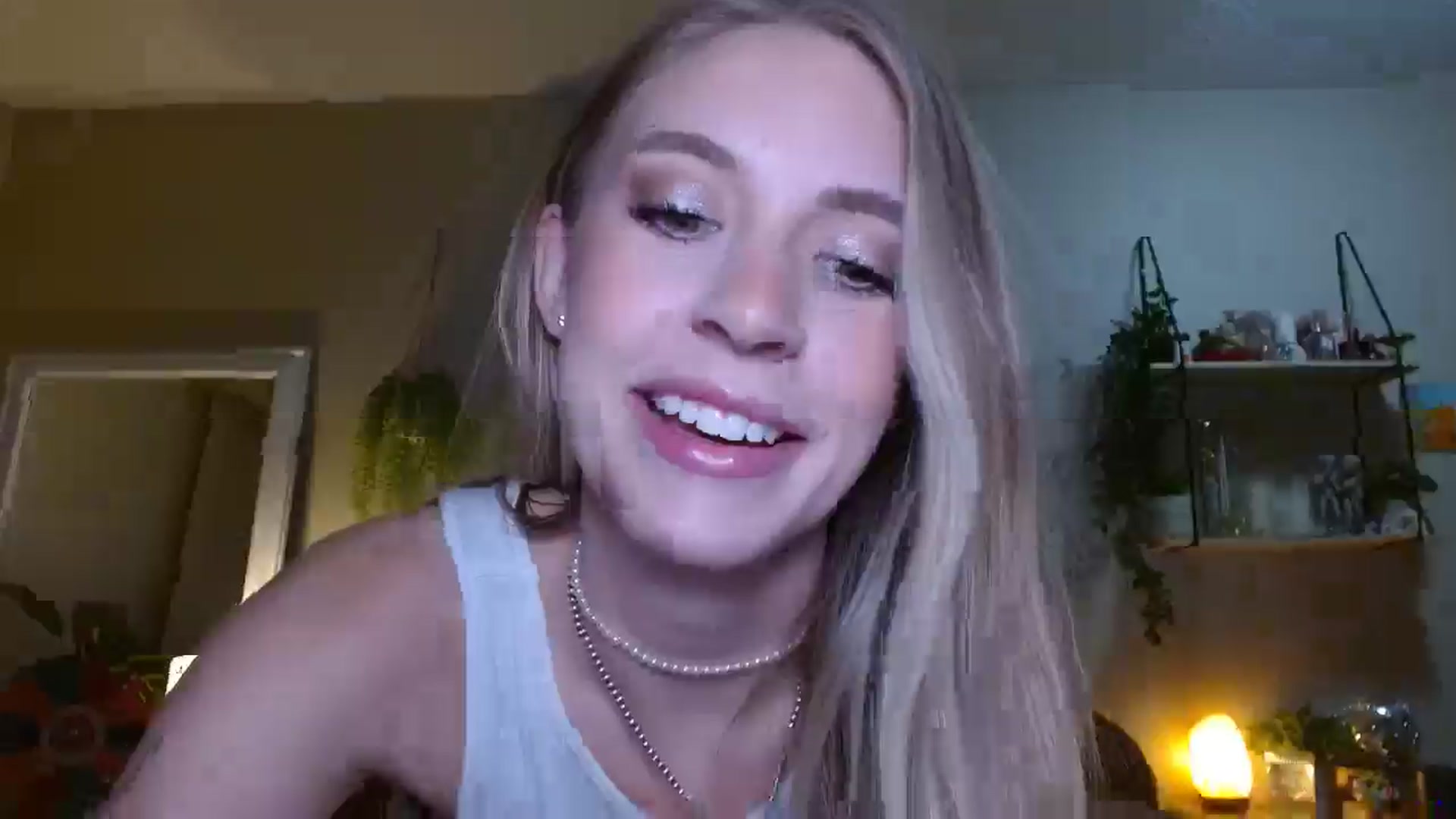 Gallery image thumbnail from Em_babyxx's myfreecams stream on, 09/27/2025, 07:00 image 16 of 20