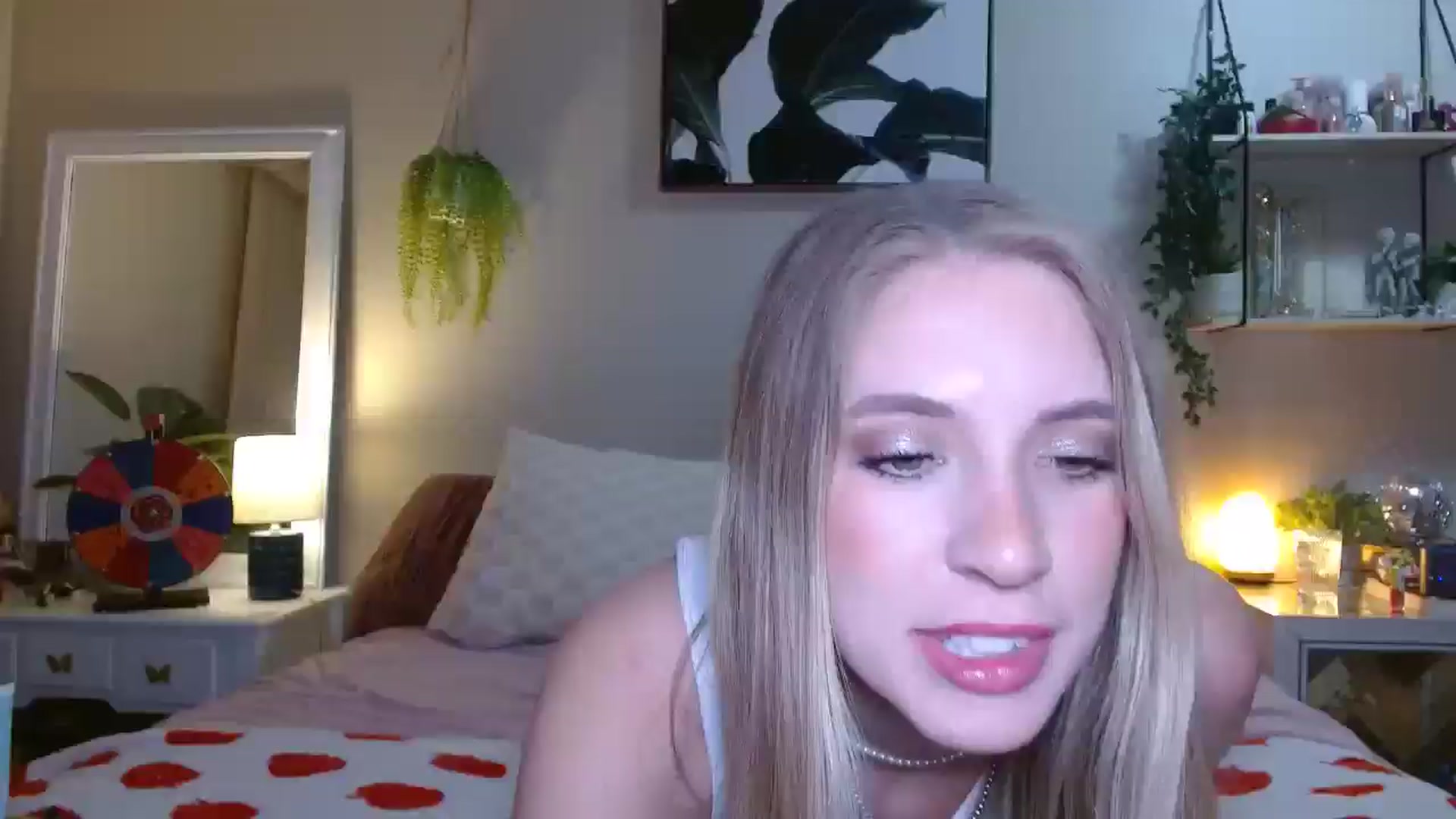 Gallery image thumbnail from Em_babyxx's myfreecams stream on, 09/27/2025, 07:00 image 6 of 20