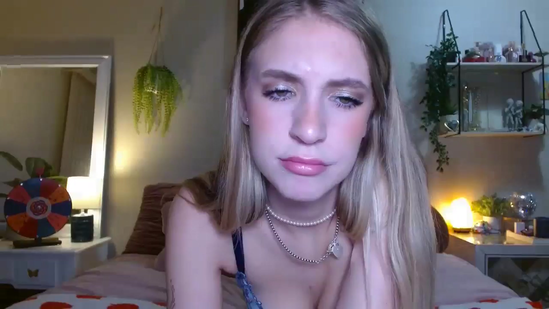 Gallery image thumbnail from Em_babyxx's myfreecams stream on, 09/29/2025, 09:27 image 14 of 20