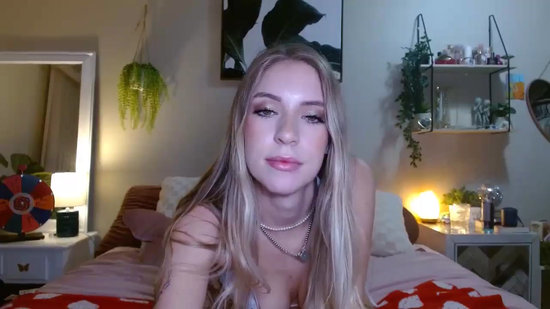 Gallery image thumbnail from Em_babyxx's myfreecams stream on, 10/16/2025, 06:55 image 17 of 20