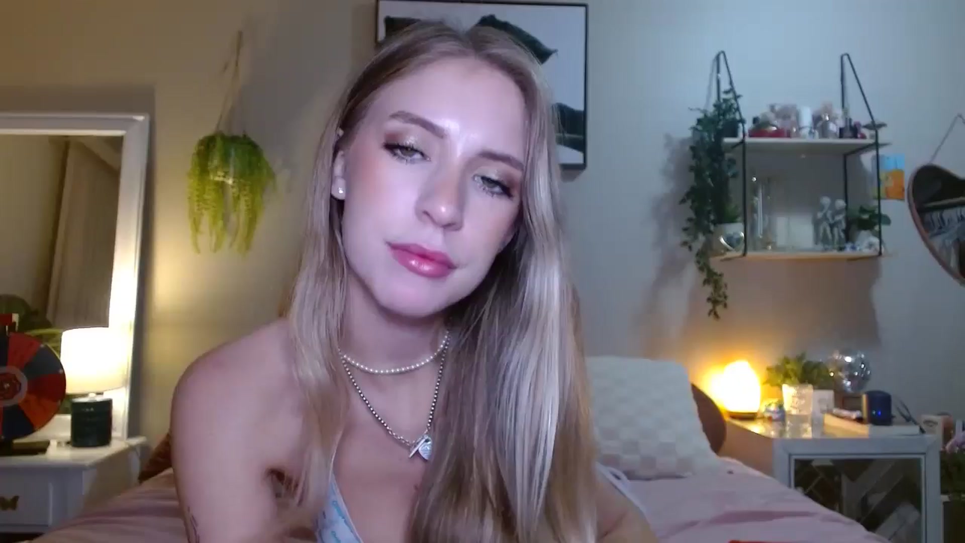 Gallery image thumbnail from Em_babyxx's myfreecams stream on, 10/16/2025, 08:22 image 1 of 20
