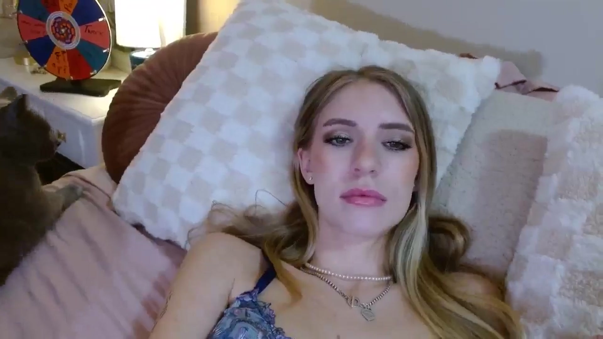 Gallery image thumbnail from Em_babyxx's myfreecams stream on, 10/19/2025, 09:30 image 3 of 20