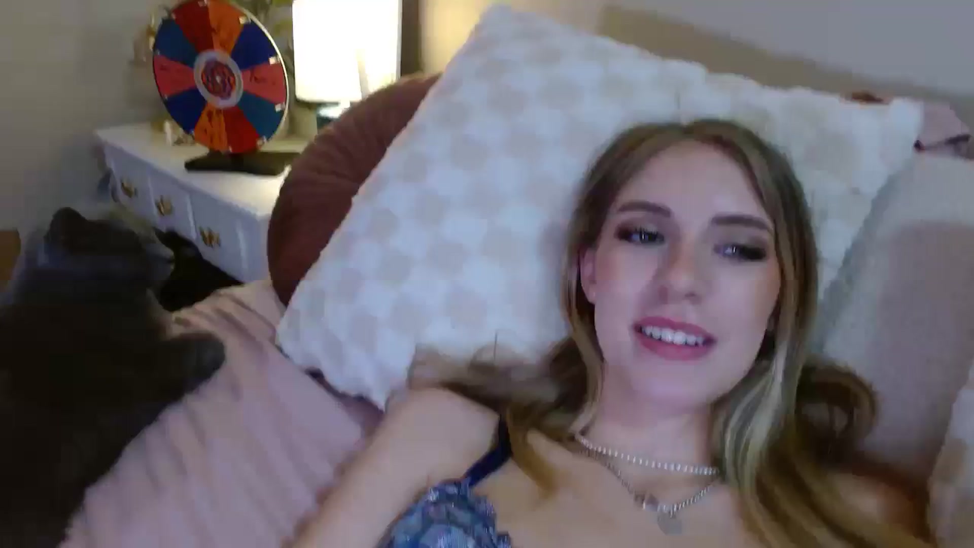 Gallery image thumbnail from Em_babyxx's myfreecams stream on, 10/19/2025, 09:30 image 4 of 20