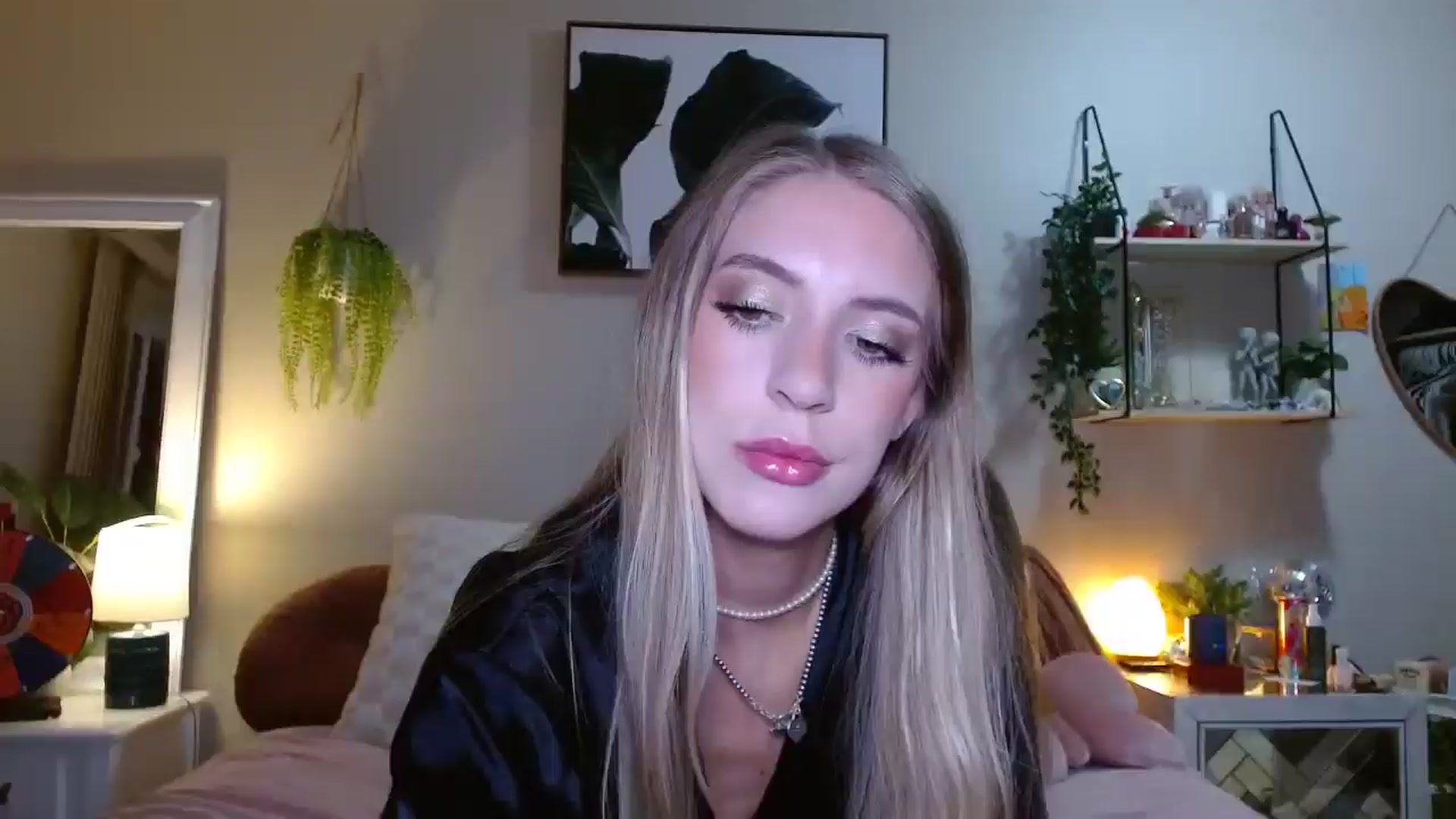 Gallery image thumbnail from Em_babyxx's myfreecams stream on, 11/06/2025, 07:35 image 4 of 20