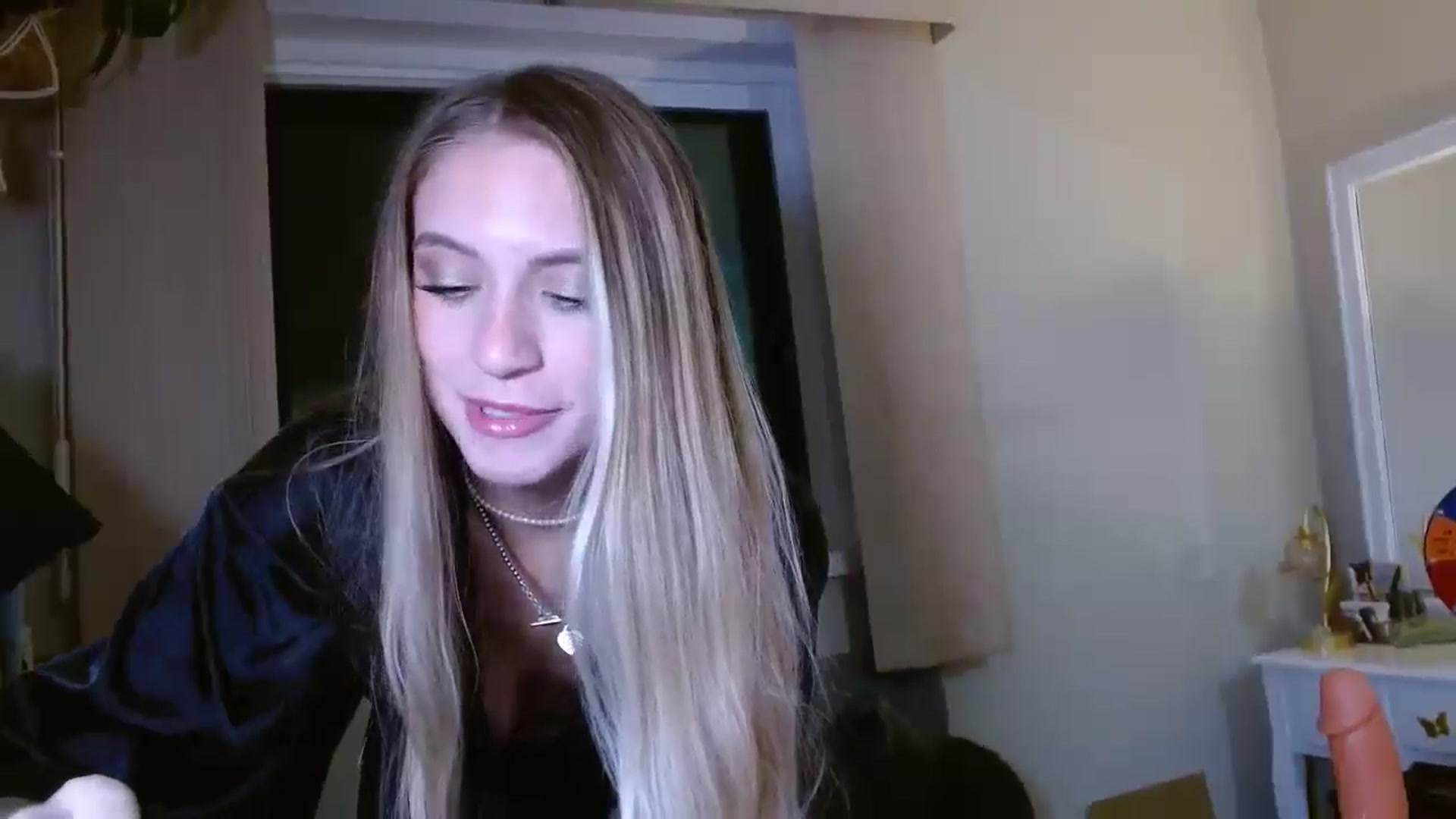 Gallery image thumbnail from Em_babyxx's myfreecams stream on, 11/06/2025, 07:35 image 16 of 20