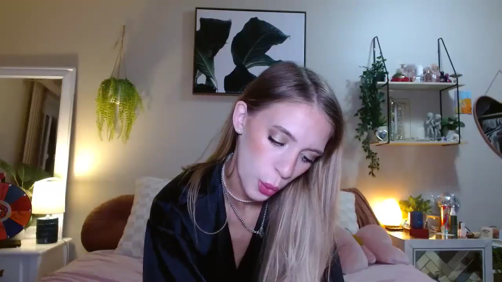 Gallery image thumbnail from Em_babyxx's myfreecams stream on, 11/06/2025, 07:35 image 7 of 20