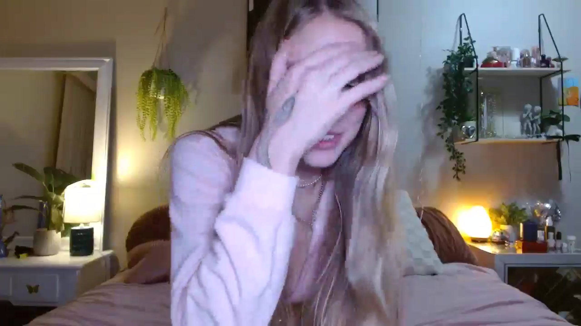 Gallery image thumbnail from Em_babyxx's myfreecams stream on, 11/14/2025, 09:39 image 10 of 20