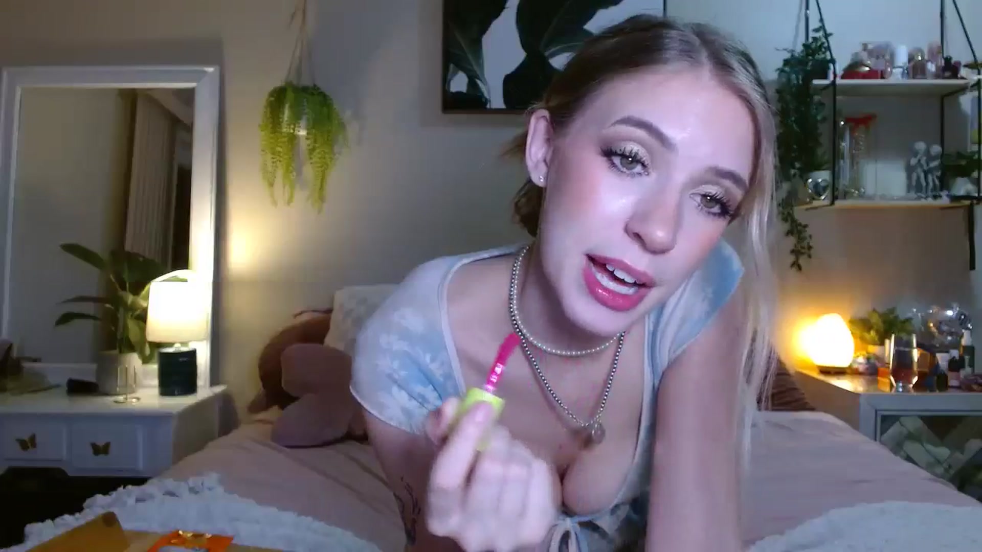 Gallery image thumbnail from Em_babyxx's myfreecams stream on, 11/17/2025, 08:52 image 19 of 20