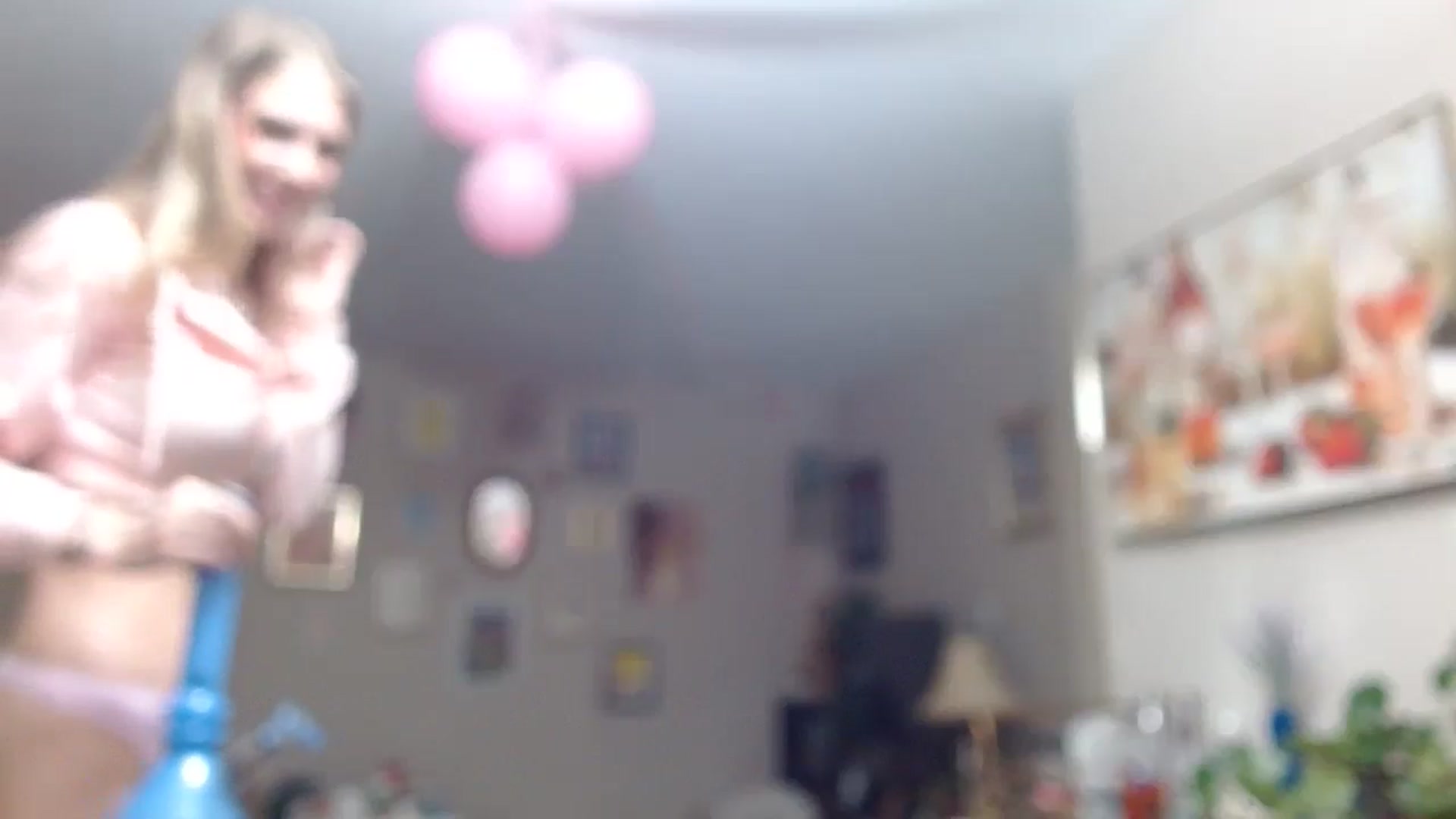 Gallery image thumbnail from Em_babyxx's myfreecams stream on, 11/18/2025, 08:15 image 9 of 20