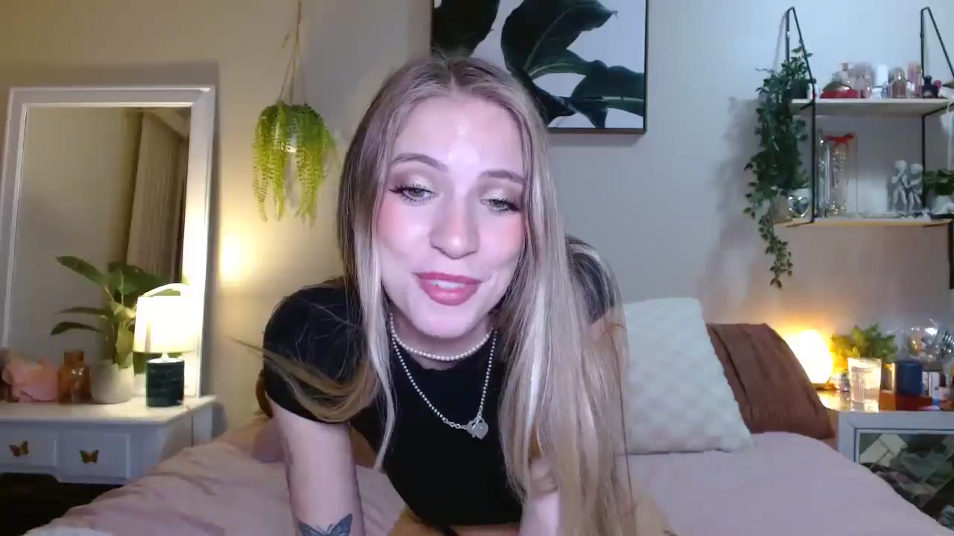 Gallery image thumbnail from Em_babyxx's myfreecams stream on, 11/22/2025, 07:41 image 13 of 20
