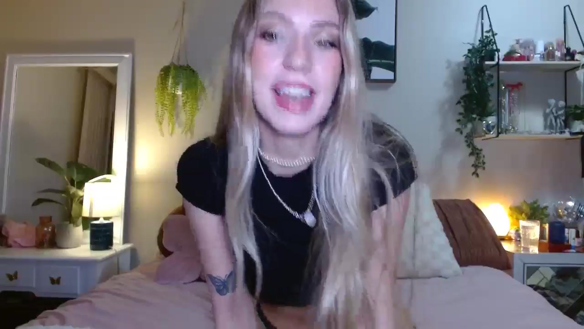 Gallery image thumbnail from Em_babyxx's myfreecams stream on, 11/22/2025, 07:41 image 7 of 20