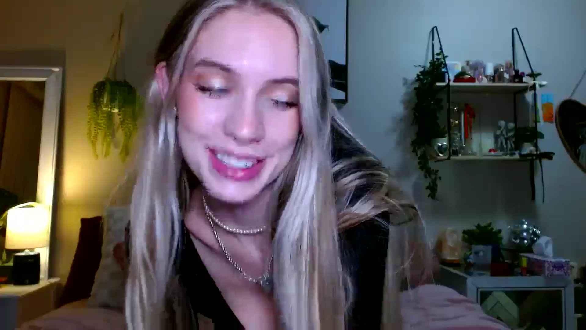 Gallery image thumbnail from Em_babyxx's myfreecams stream on, 01/07/2026, 09:43 image 13 of 20