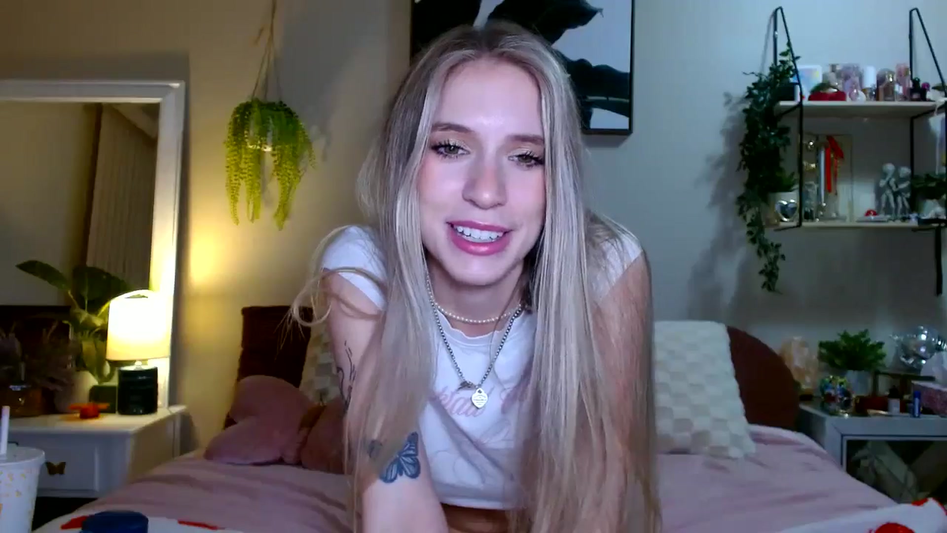 Gallery image thumbnail from Em_babyxx's myfreecams stream on, 01/08/2026, 08:22 image 12 of 20