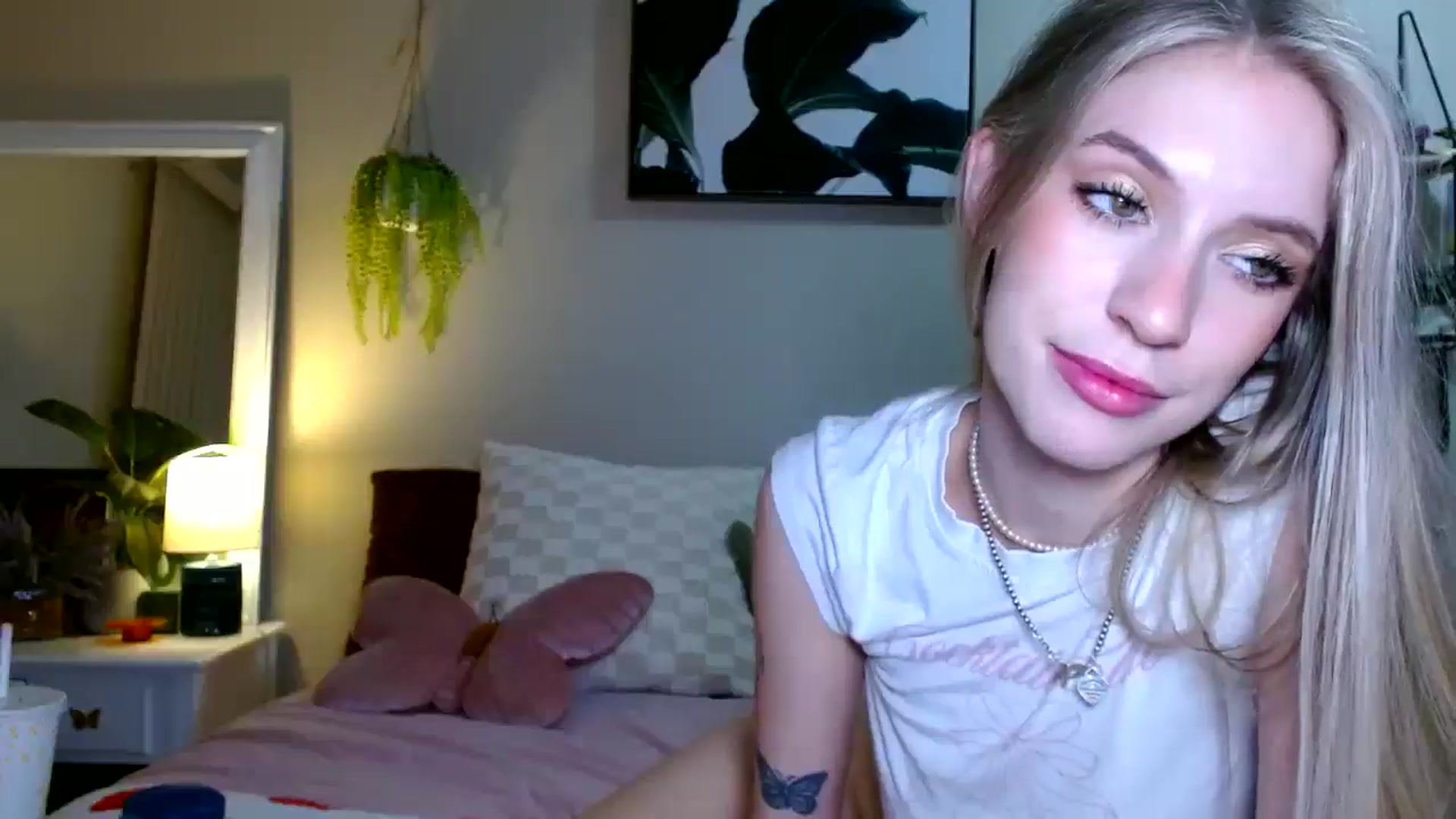 Gallery image thumbnail from Em_babyxx's myfreecams stream on, 01/08/2026, 08:22 image 10 of 20