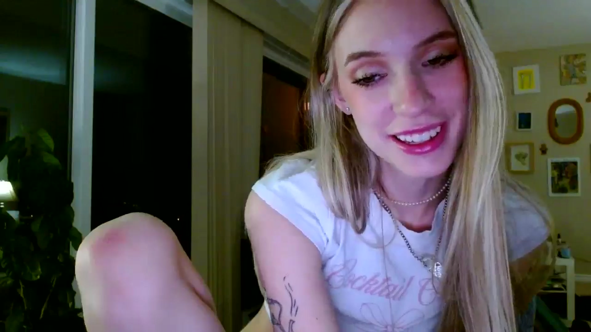 Gallery image thumbnail from Em_babyxx's myfreecams stream on, 01/08/2026, 09:03 image 15 of 20
