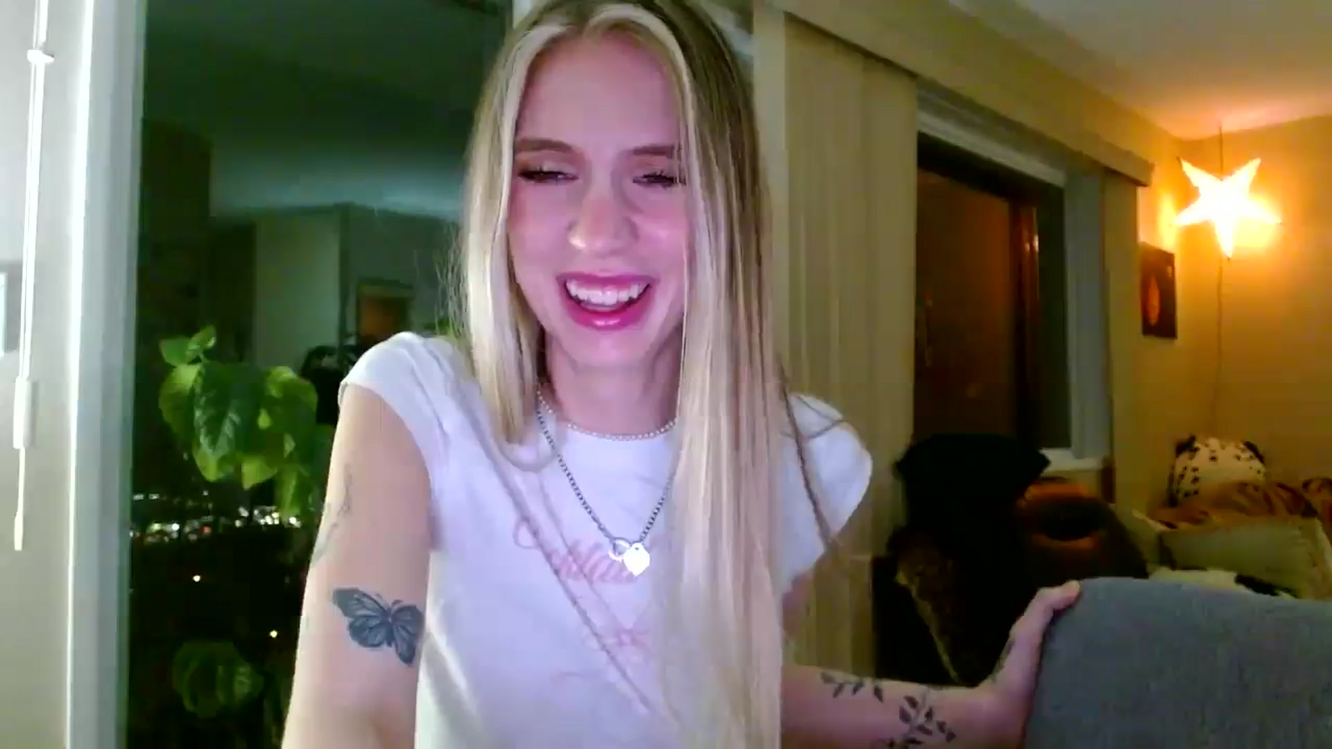 Gallery image thumbnail from Em_babyxx's myfreecams stream on, 01/08/2026, 09:03 image 14 of 20