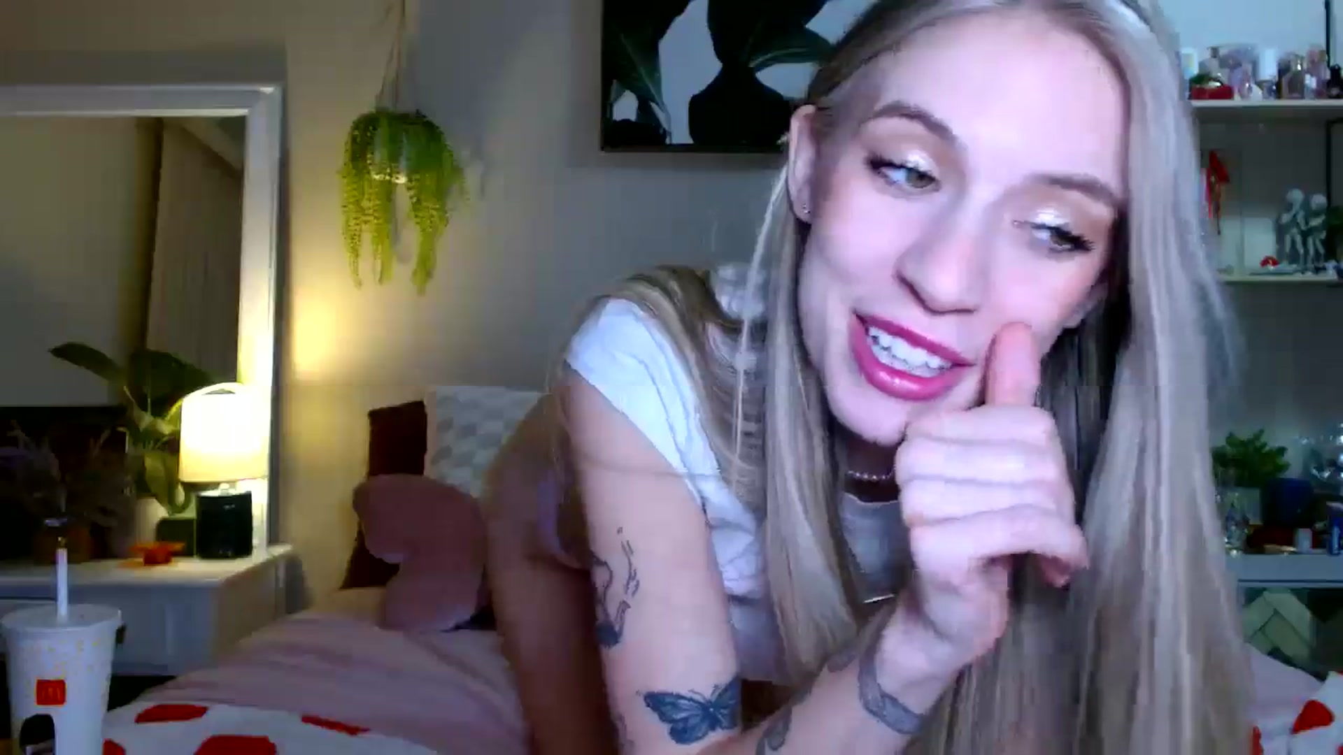 Gallery image thumbnail from Em_babyxx's myfreecams stream on, 01/08/2026, 11:12 image 11 of 20