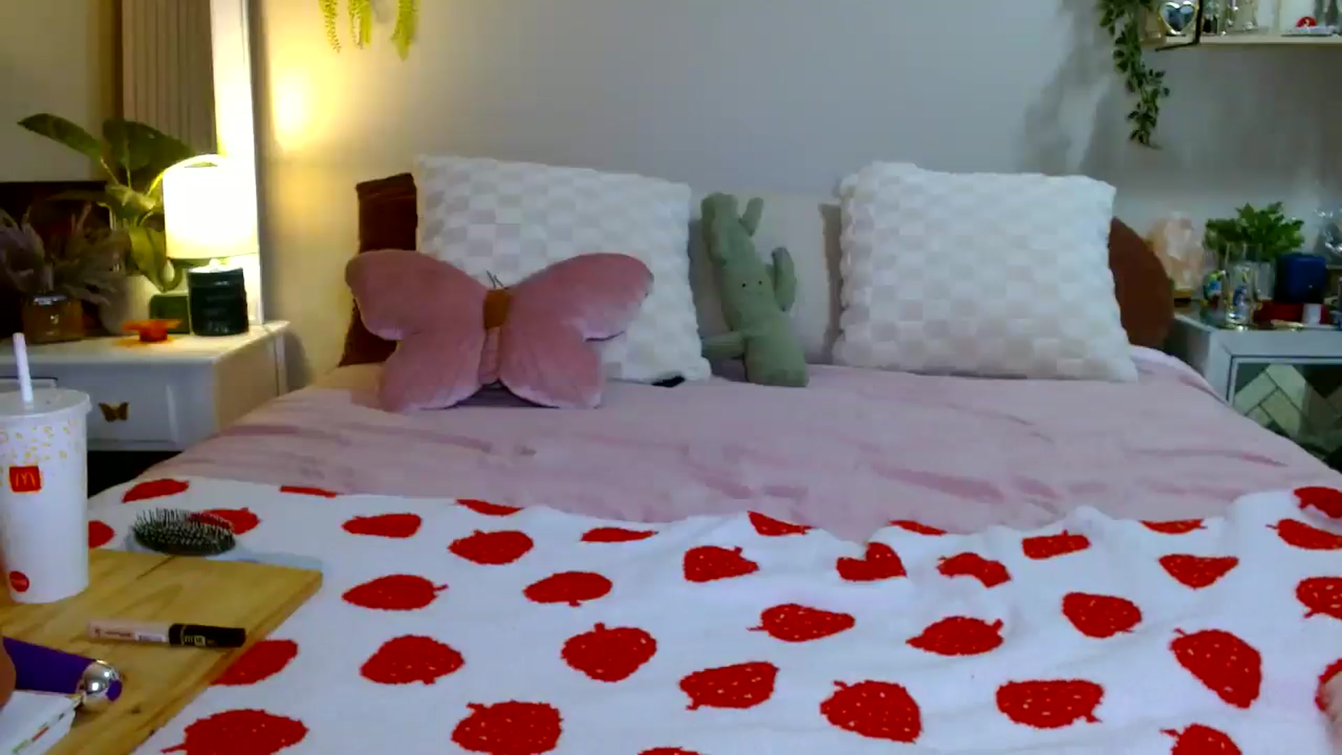 Gallery image thumbnail from Em_babyxx's myfreecams stream on, 01/08/2026, 11:12 image 6 of 20