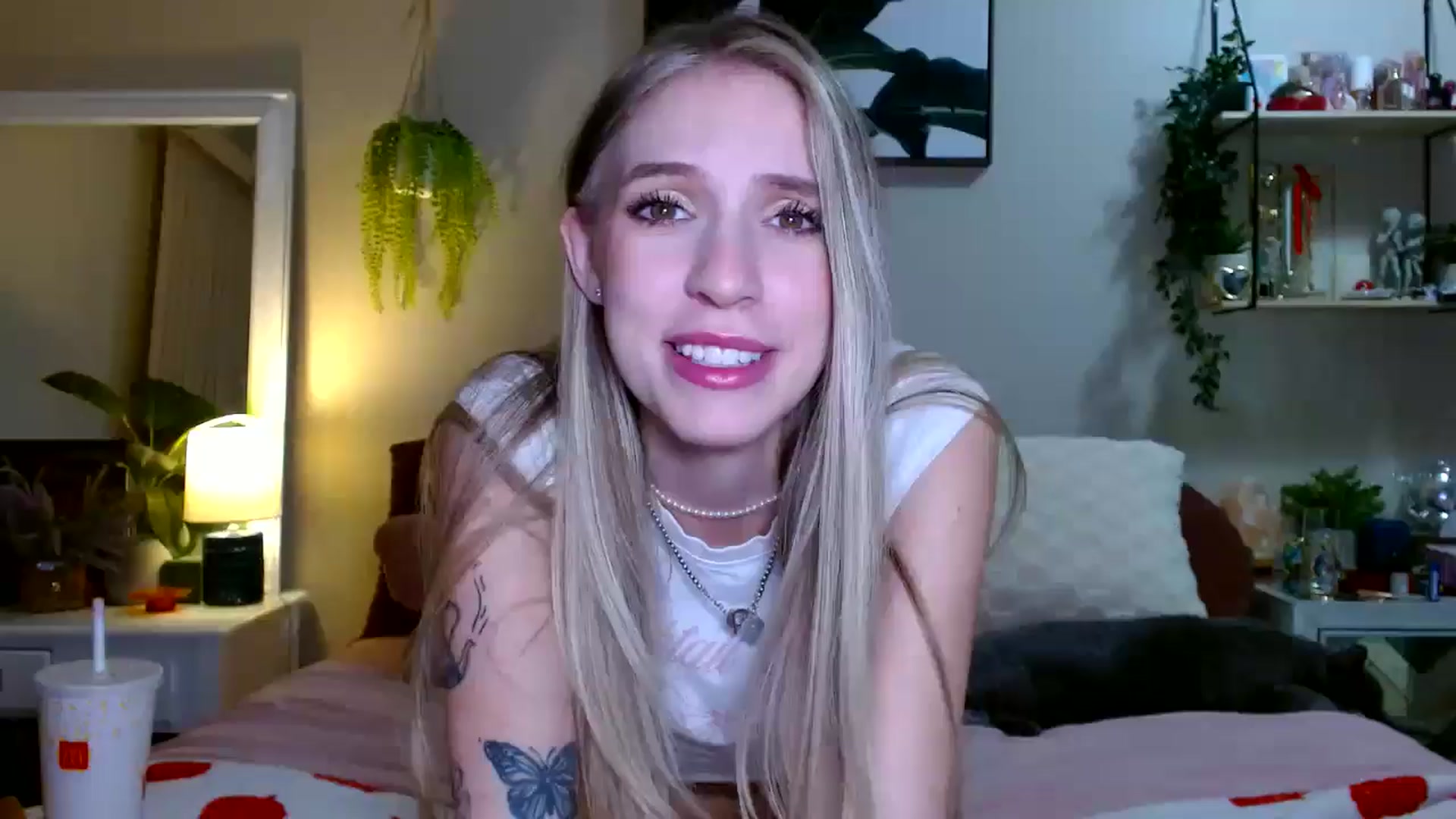 Gallery image thumbnail from Em_babyxx's myfreecams stream on, 01/08/2026, 11:12 image 19 of 20
