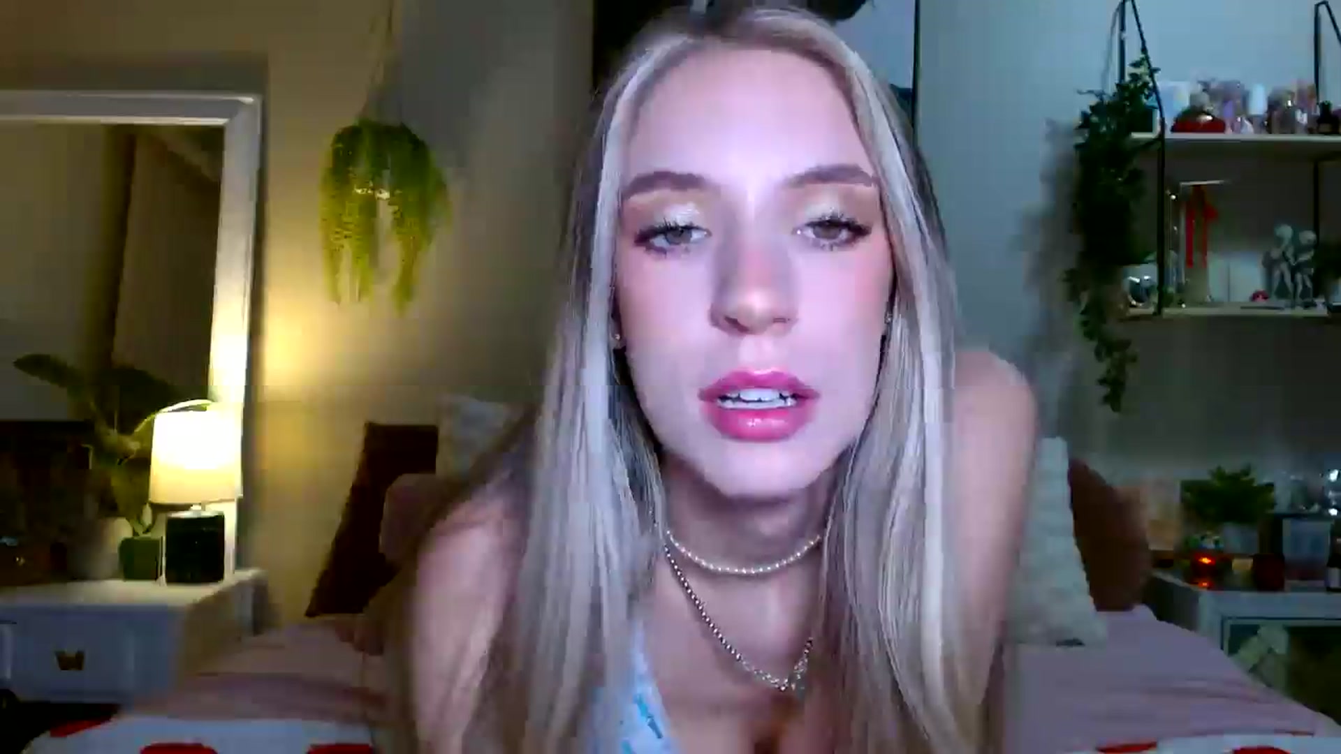 Gallery image thumbnail from Em_babyxx's myfreecams stream on, 01/09/2026, 09:17 image 10 of 20