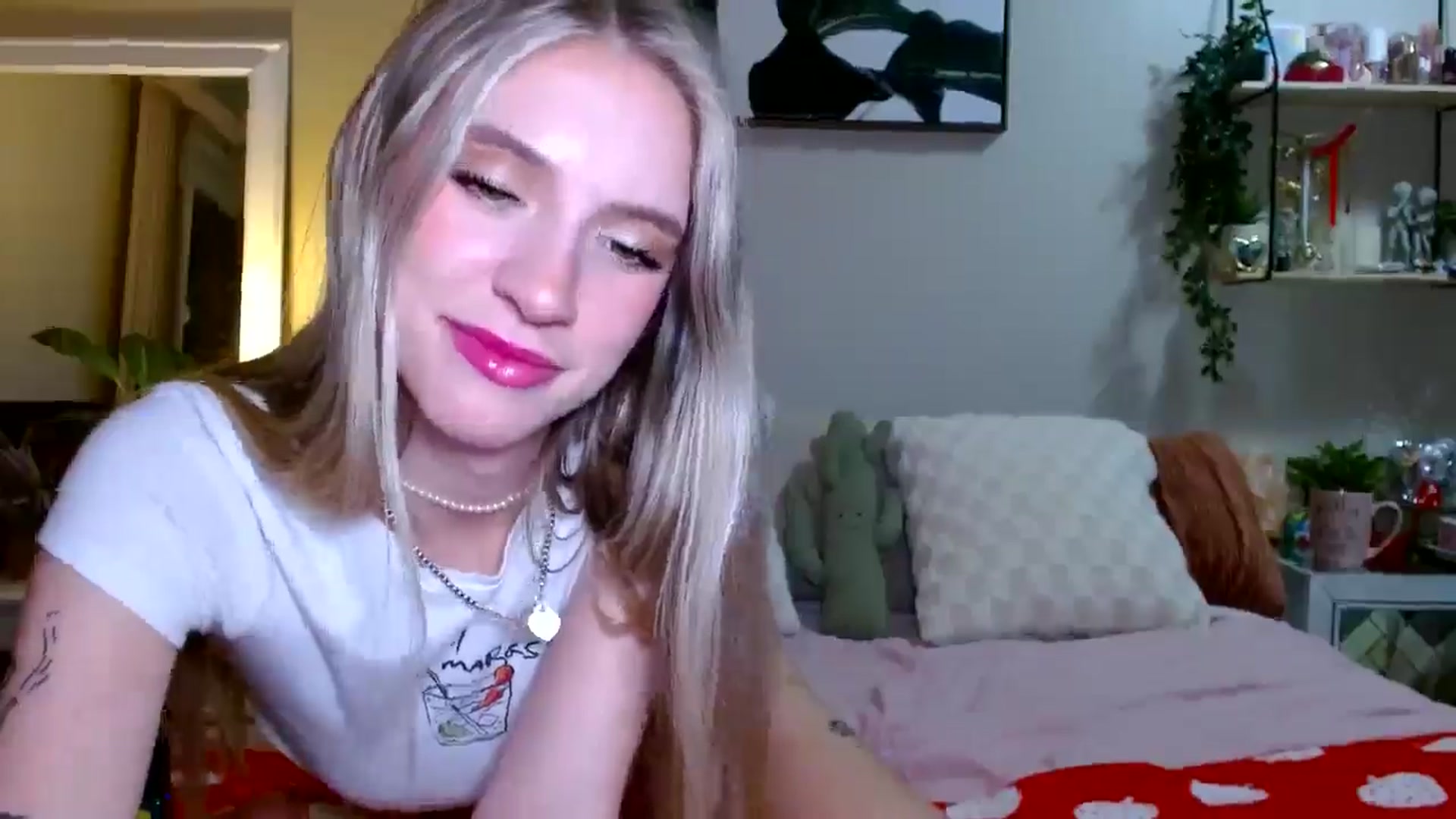 Gallery image thumbnail from Em_babyxx's myfreecams stream on, 01/12/2026, 08:32 image 14 of 20