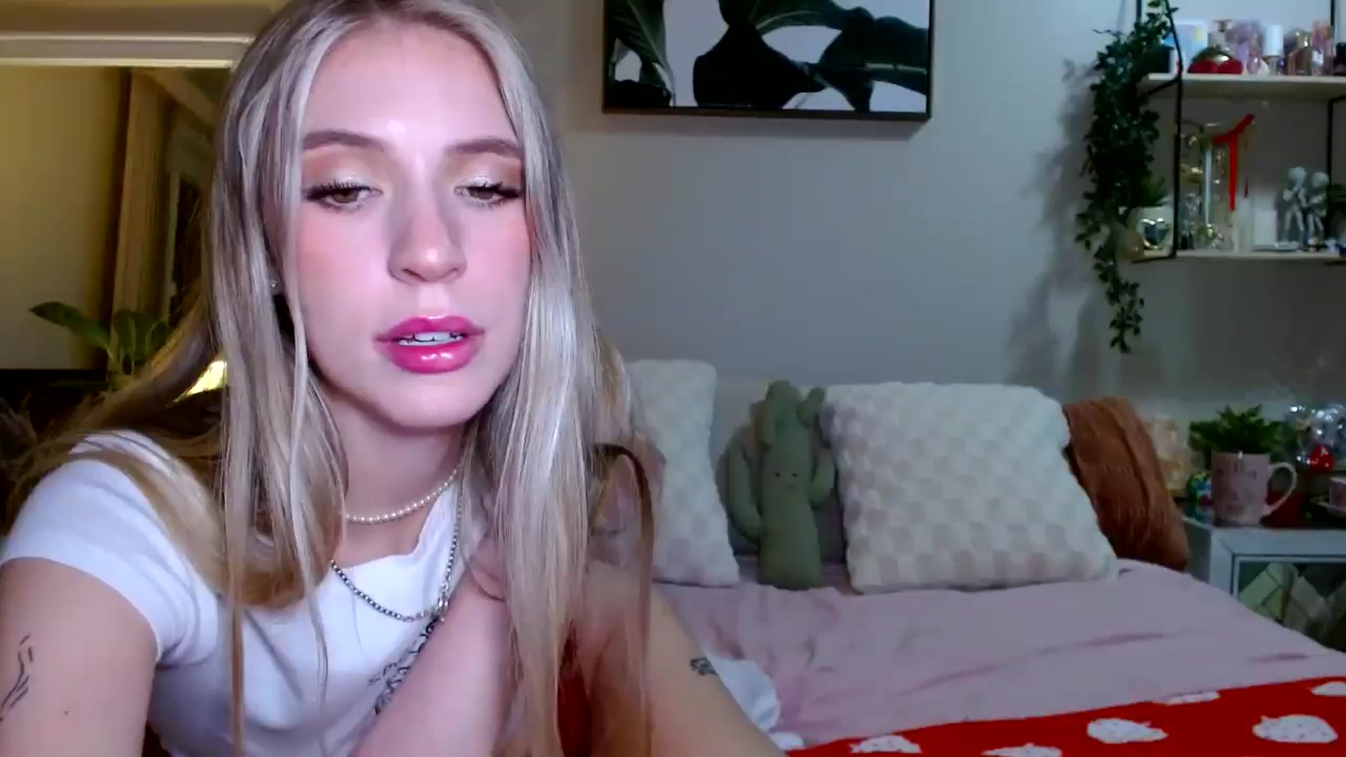 Gallery image thumbnail from Em_babyxx's myfreecams stream on, 01/12/2026, 08:32 image 20 of 20