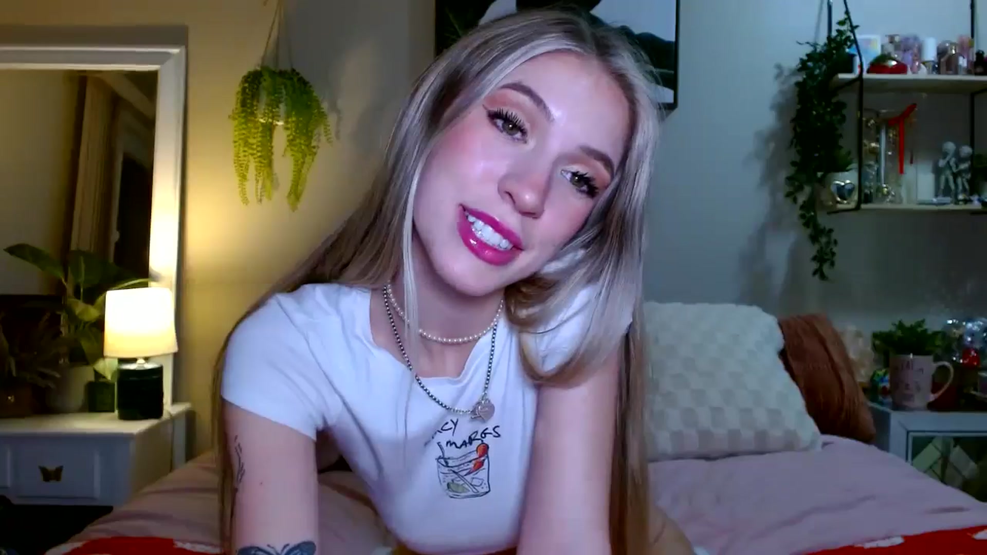 Gallery image thumbnail from Em_babyxx's myfreecams stream on, 01/12/2026, 08:32 image 7 of 20