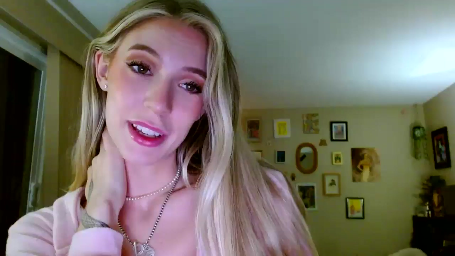 Gallery image thumbnail from Em_babyxx's myfreecams stream on, 01/13/2026, 11:45 image 8 of 20